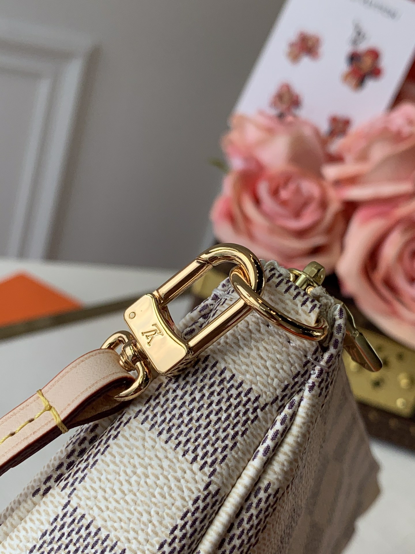 Louis Vuitton LV Pochette Accessoires 配饰包麻将包 N41207白格
