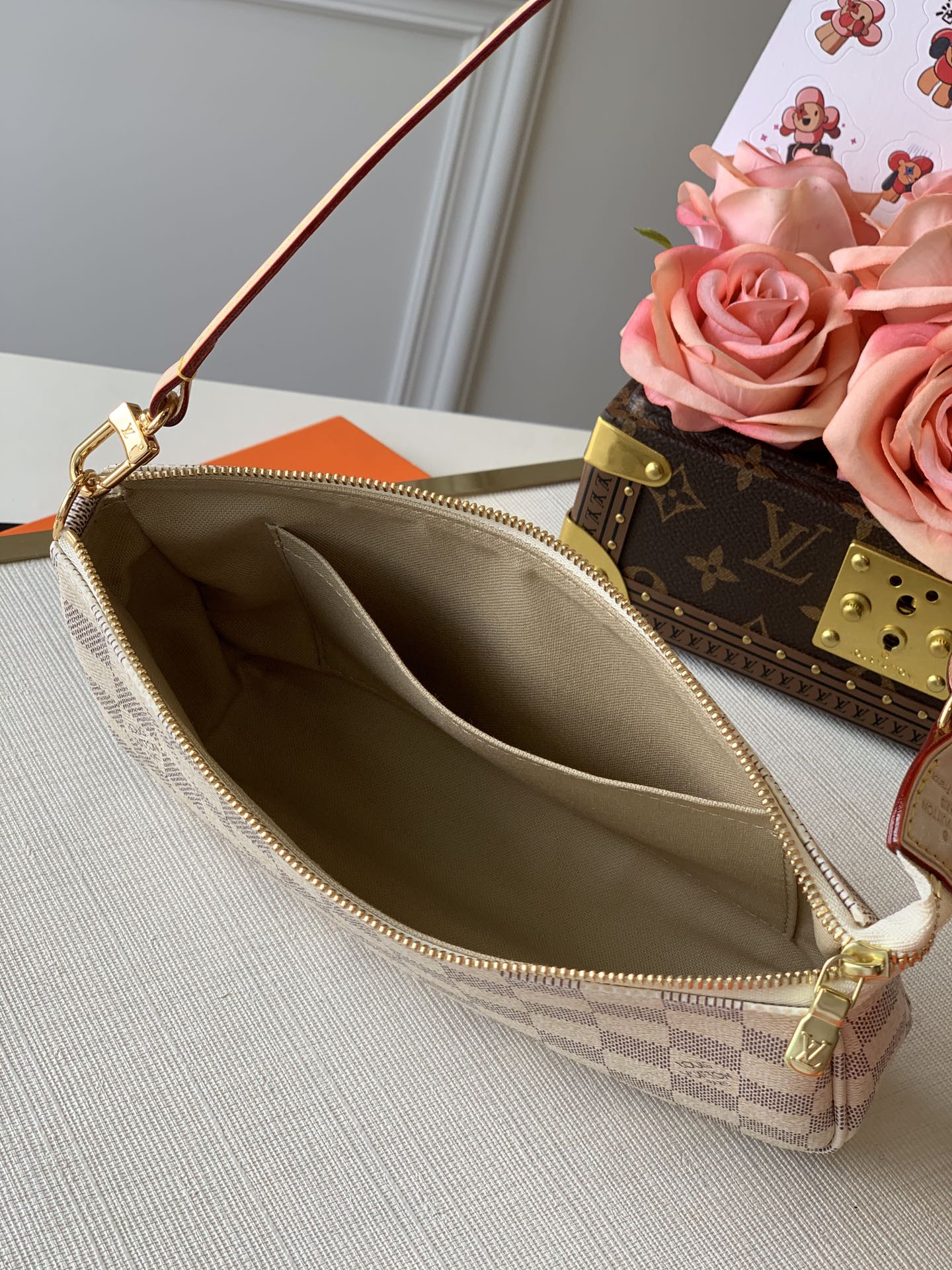 Louis Vuitton LV Pochette Accessoires 配饰包麻将包 N41207白格