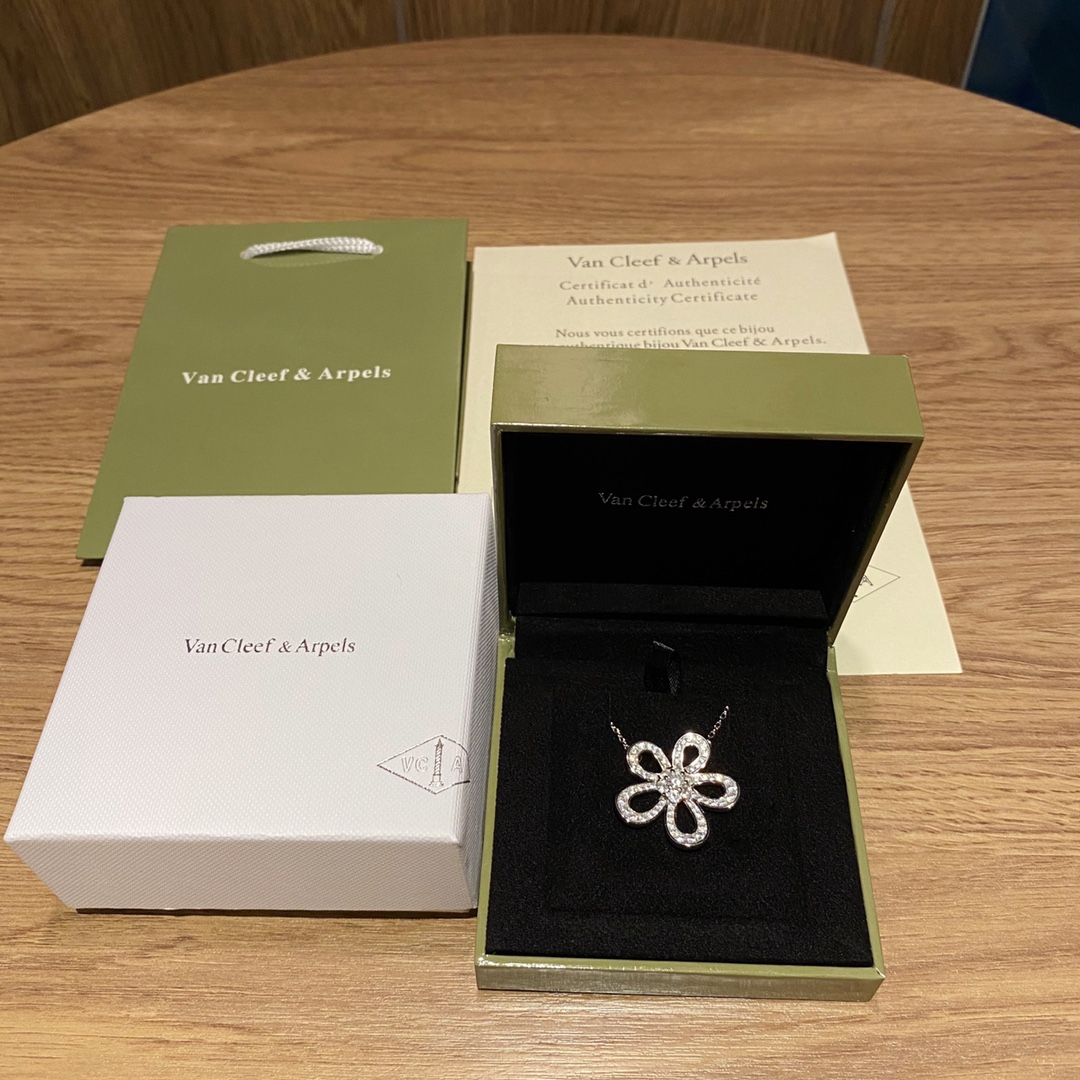 China Replica VCA Jewelry VCAES0403-1346