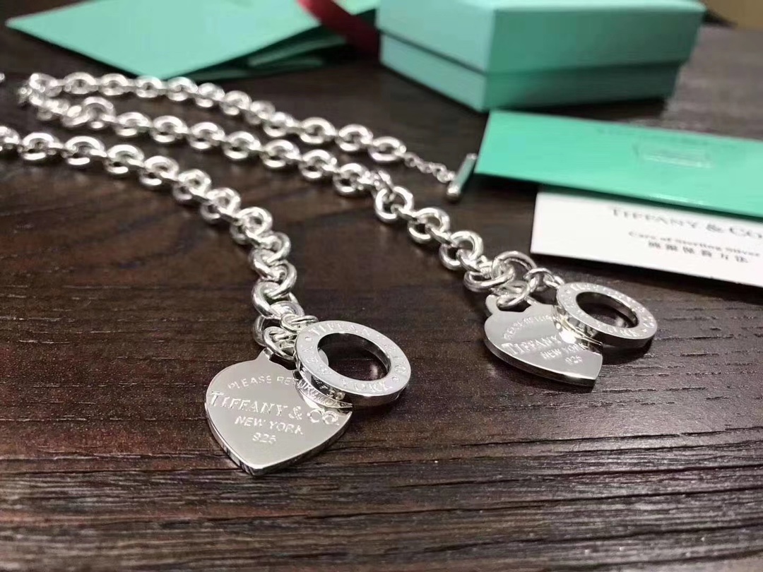 Tiffany & Co. 项链 手链 T家. 心形吊坠针扣粗款手链、项链