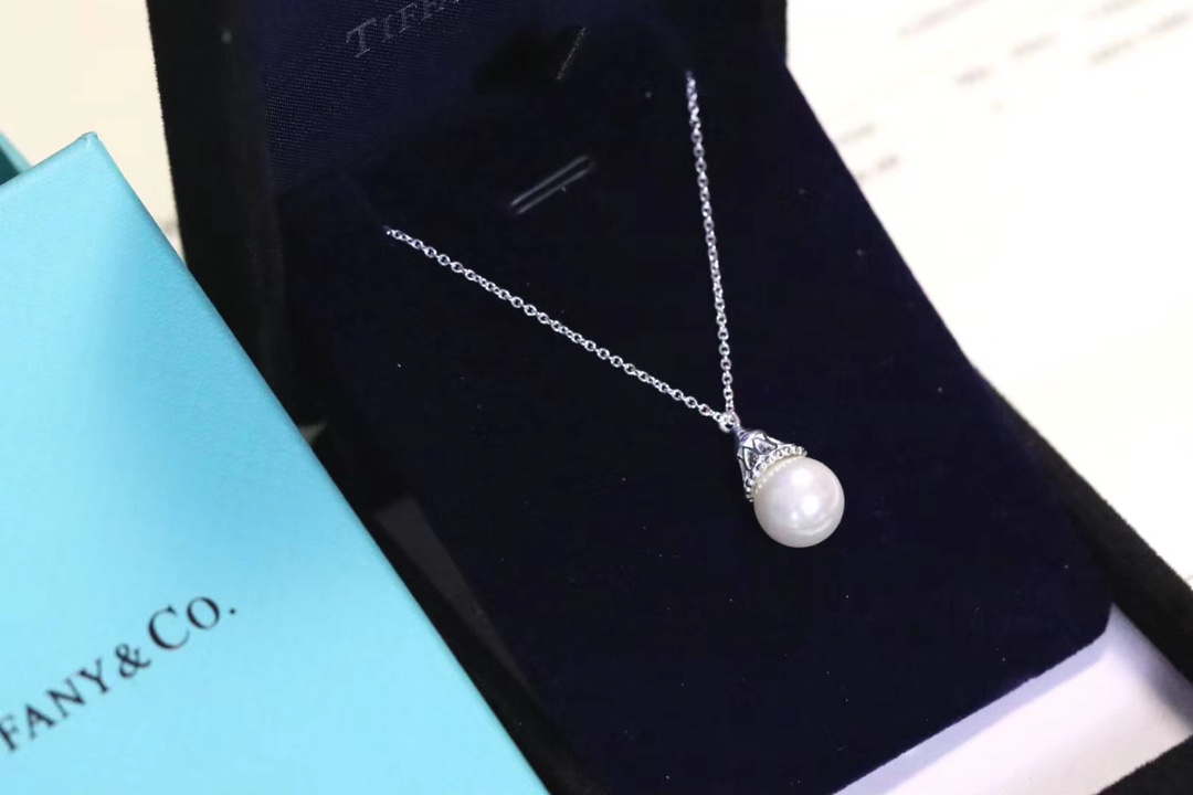 Tiffany & Co. Tiff…白色珍珠纯银锁骨项链
