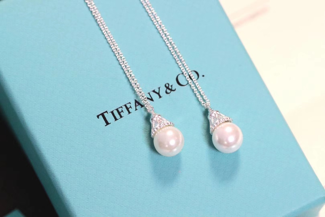 Tiffany & Co. Tiff…白色珍珠纯银锁骨项链