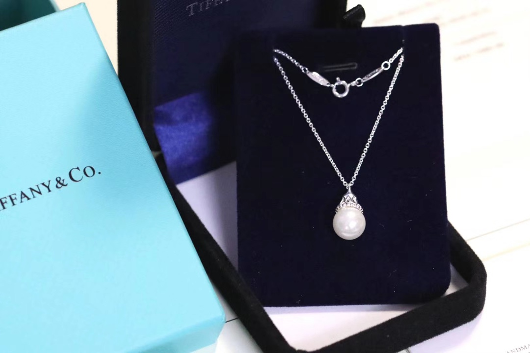 Tiffany & Co. Tiff…白色珍珠纯银锁骨项链