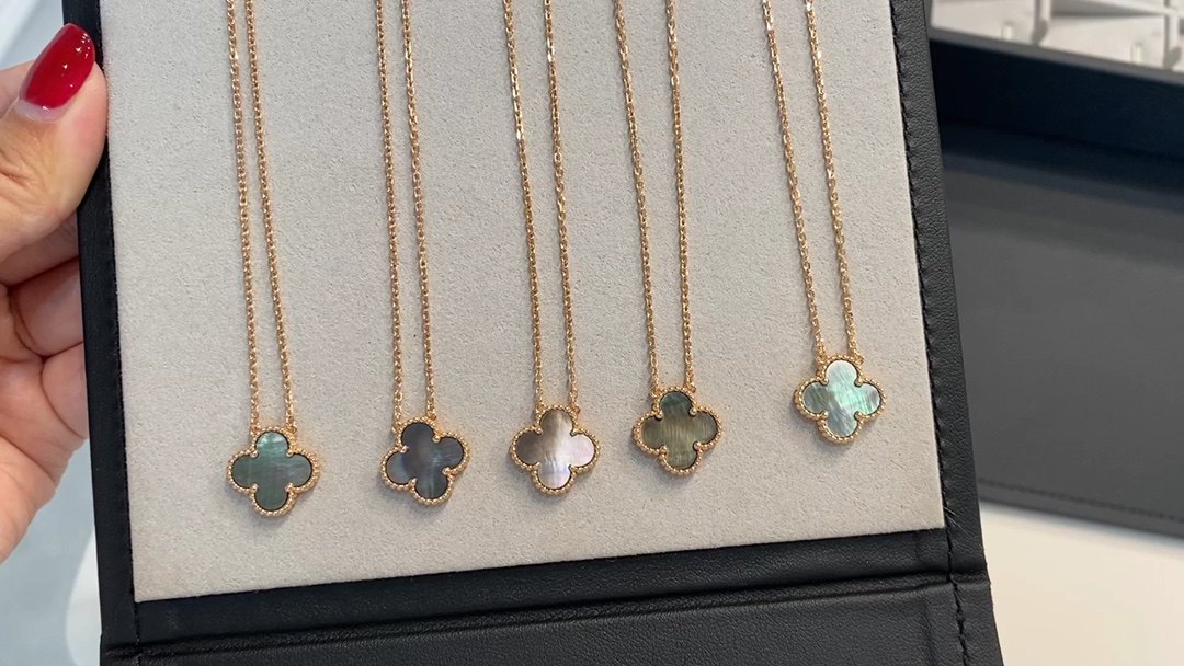 VCA Necklace
