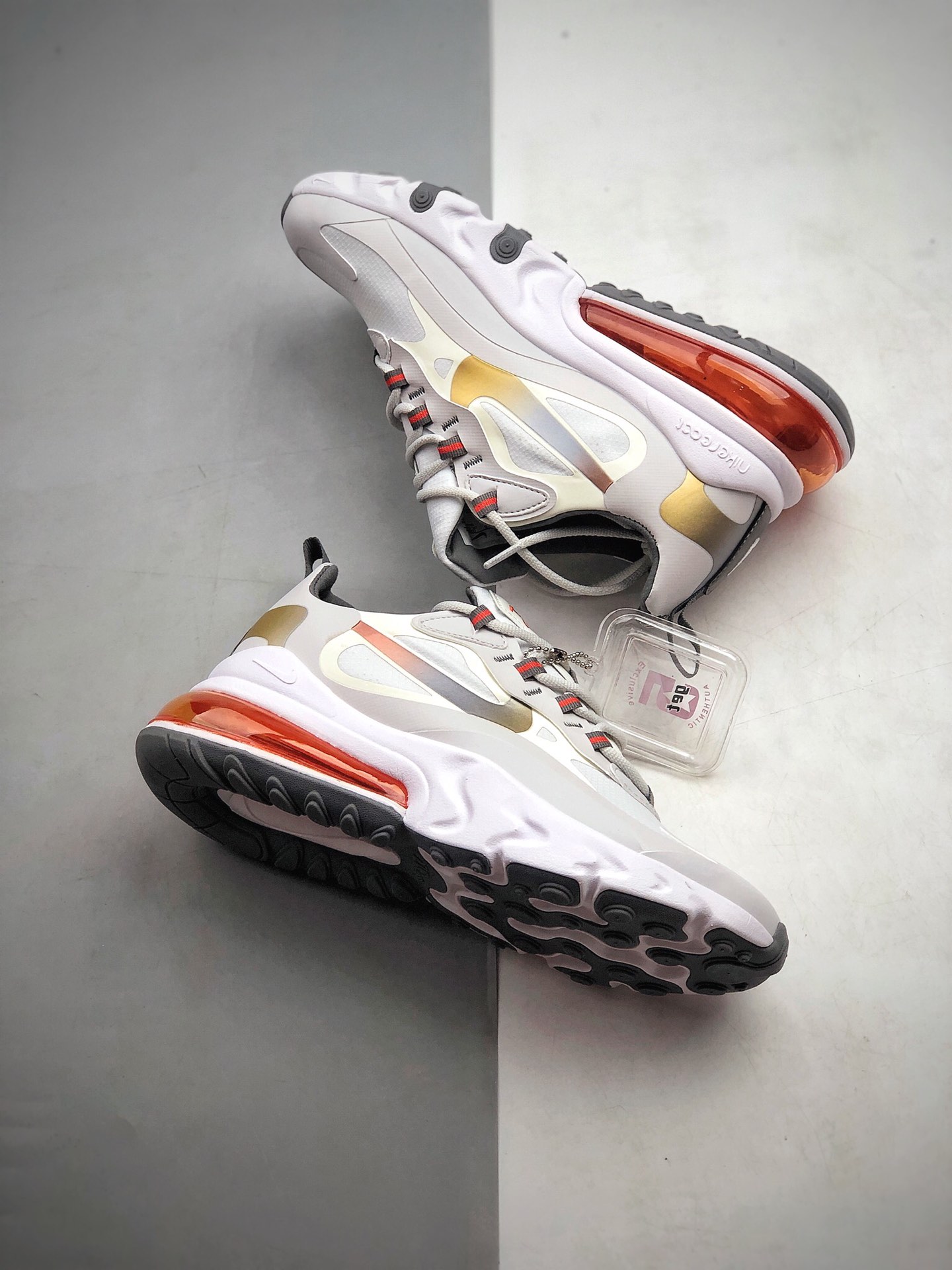 200 公司级 Nike Air Max 270 React缓震气垫运动跑鞋 CD6615-100