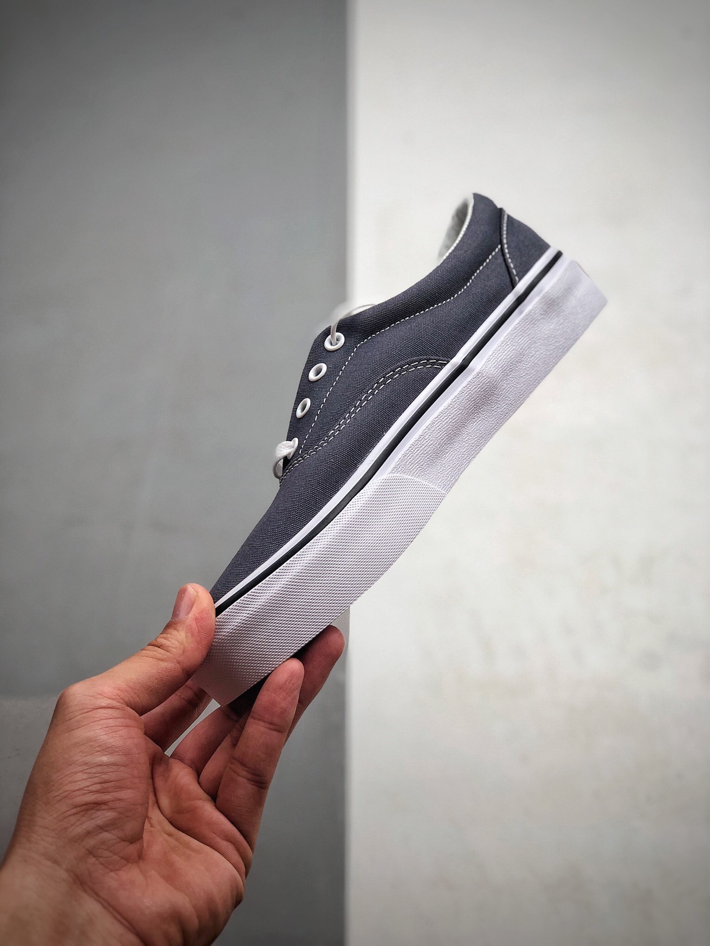 140 Vans 安纳海姆Style 44 DX经典灰中性Era帆布硫化鞋VN0A4BV4195