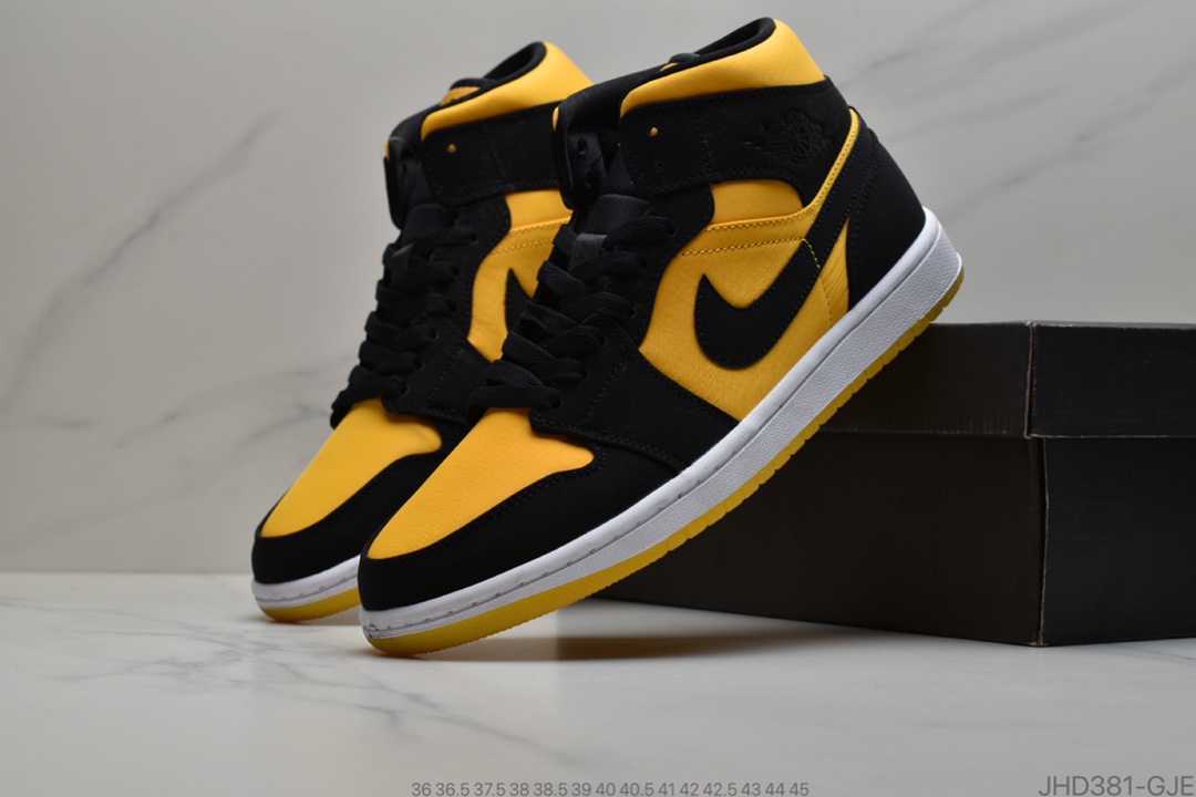 190 公司级Air Jordan 1 Mid Premium 复古做旧经典中帮百搭文化篮球鞋“小熊猫” 货号：554724-113