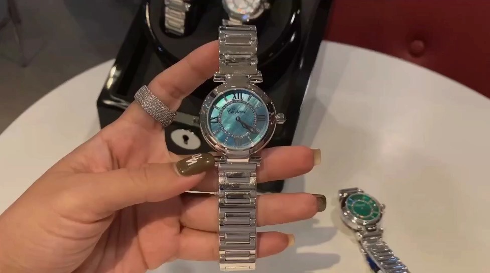 Chopard 萧邦贝壳面女表，质感非常好