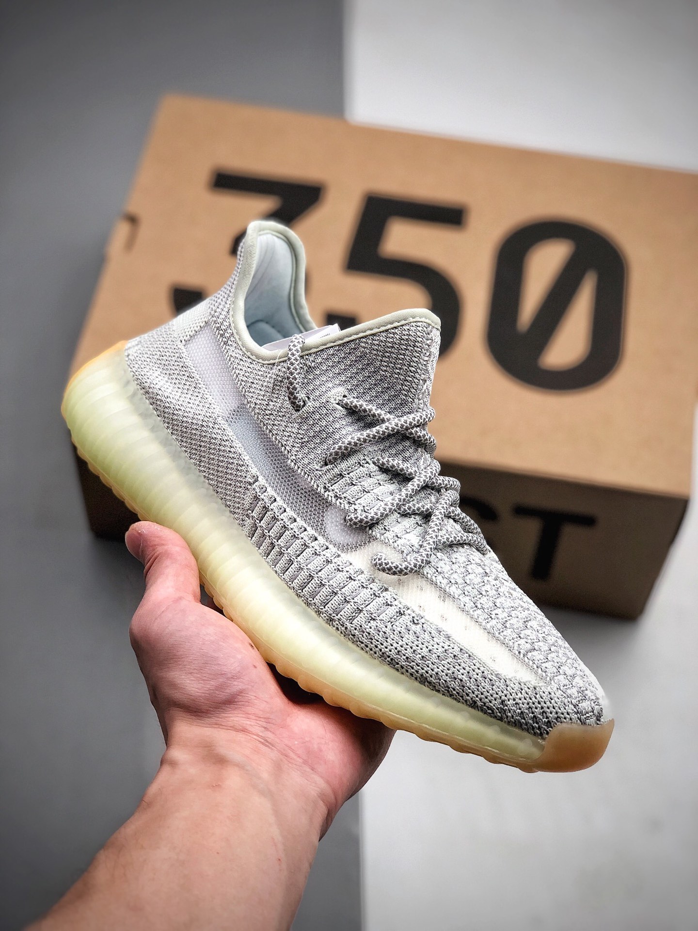 Adidas Yeezy Boost 350 V2“ 百搭轻便椰子爆米花中底休闲运动慢跑鞋