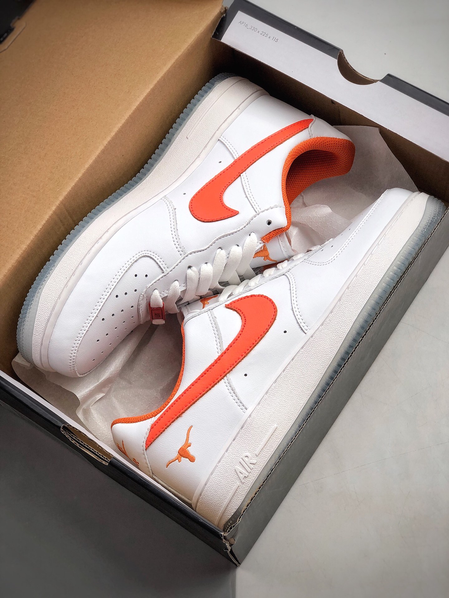 200  耐克Nike 空军一号运动休闲板鞋  货号：CJ8596-103