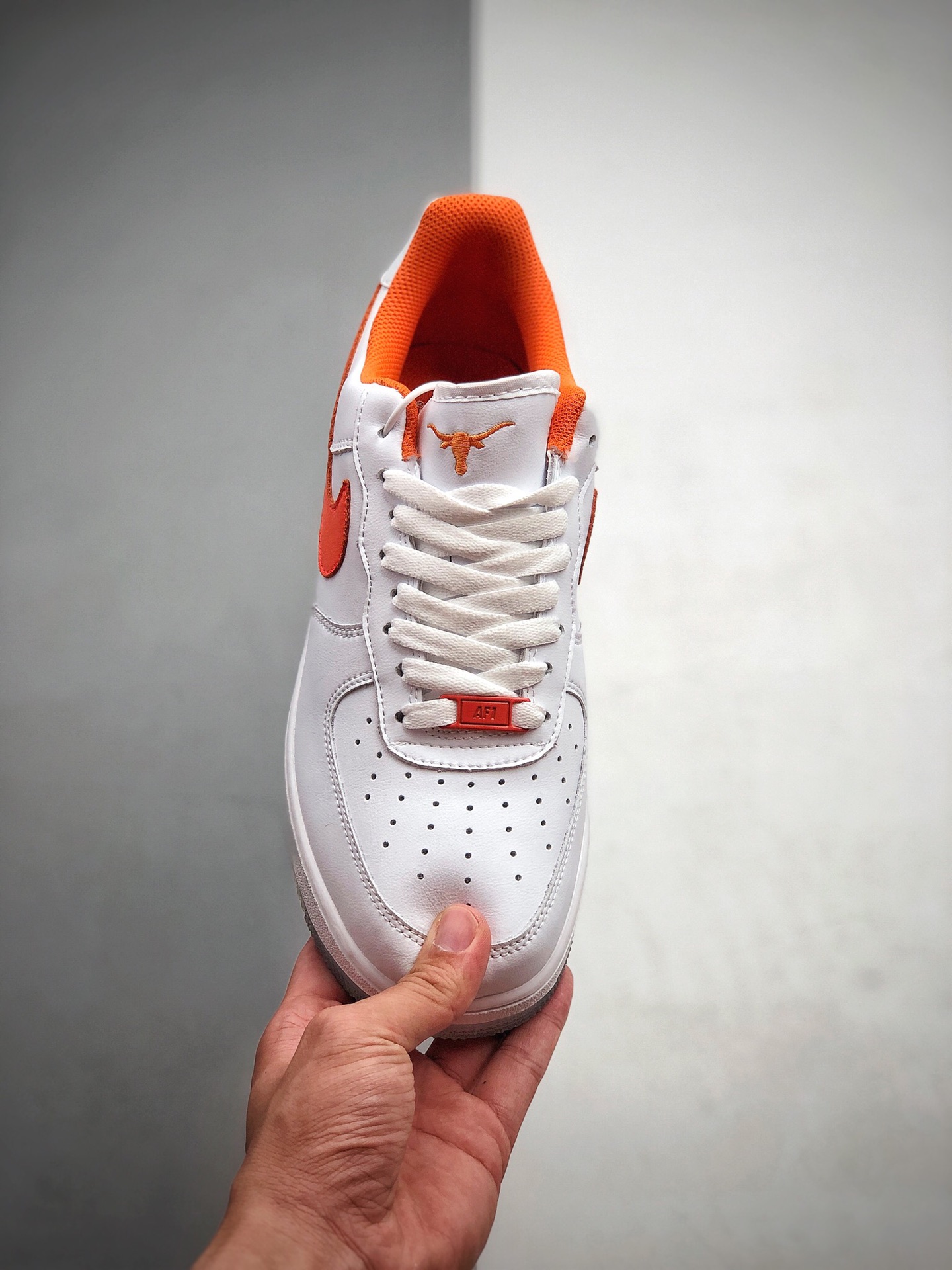 200  耐克Nike 空军一号运动休闲板鞋  货号：CJ8596-103