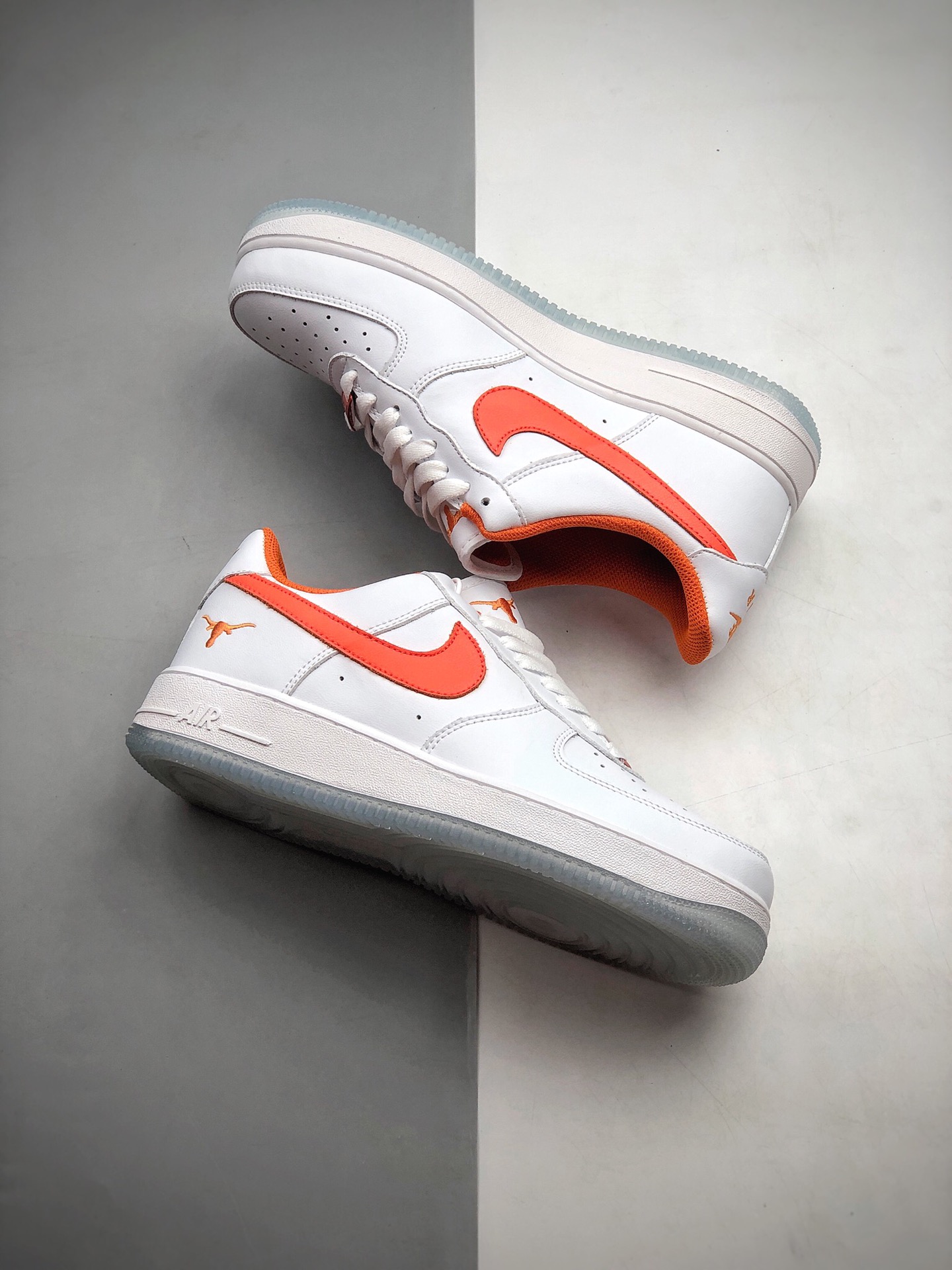 200  耐克Nike 空军一号运动休闲板鞋  货号：CJ8596-103
