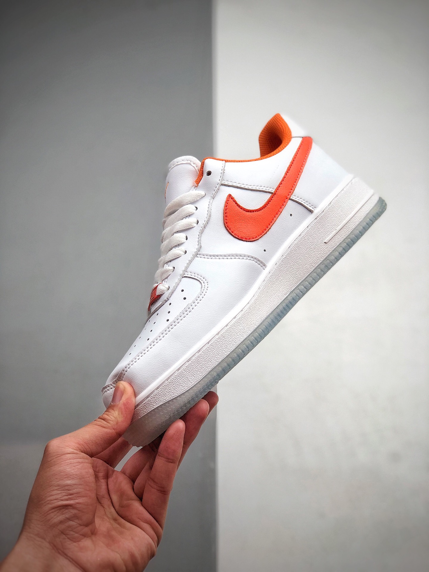 200  耐克Nike 空军一号运动休闲板鞋  货号：CJ8596-103