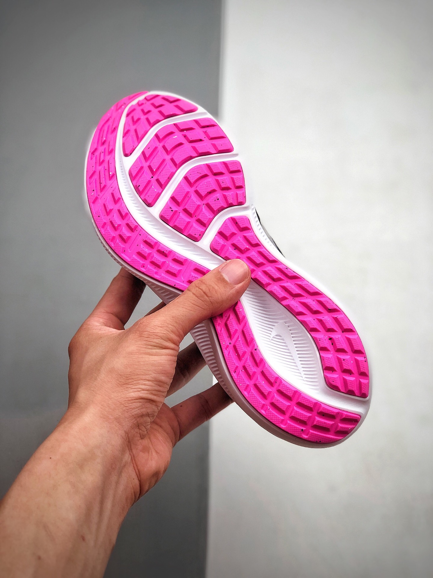 150  Nike Downshifter 10 登月10代 网面透气轻超缓震防滑磨耐休闲运动慢跑鞋  货号：Cl9981-004