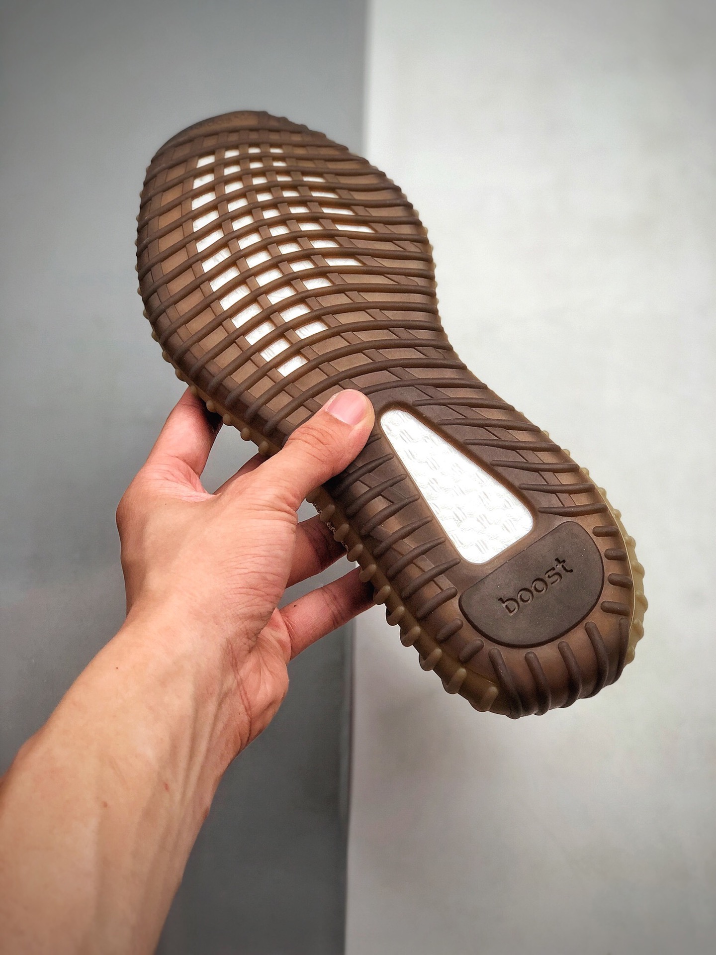 200  阿迪达斯Adidas Yeezy 350 Boost V2   野鸡红新配色FZ5240