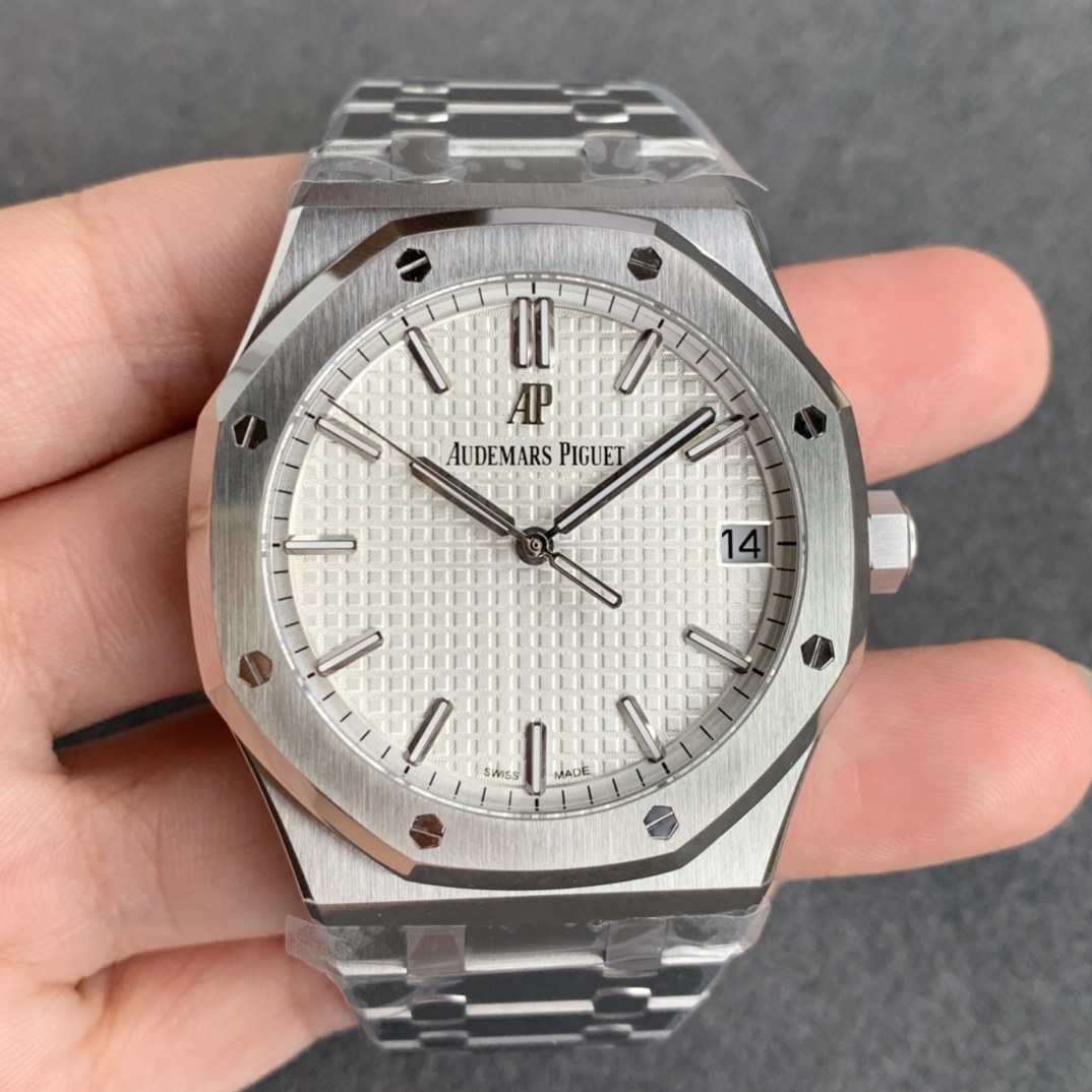 ¡Da un paso más hacia adelante! ¡Luchemos de nuevo con el Audemars Piguet Royal Oak 15500 – el pináculo de lo…