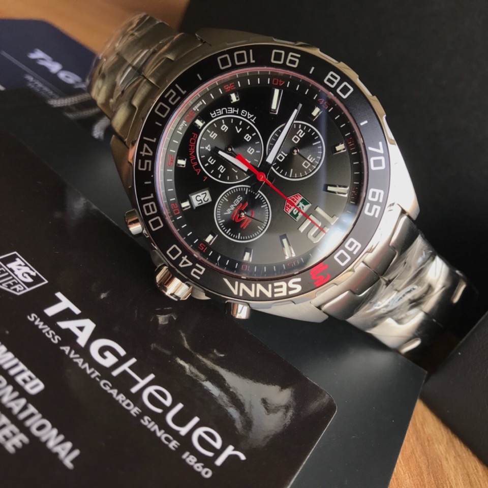批:750原盒:50 新款硬货，Original Tagheuer,泰格豪雅F1系列 塞纳纪念石英计时表，专柜1万+。 ~43mm表径，蓝宝石镜面，超强夜光指针，原装机芯，支持拆机验货，硬汉风格，超高难度精钢拉丝表带工艺无法仿制，一表一码配吊牌，专柜同步！全新全套出[色][色][色]