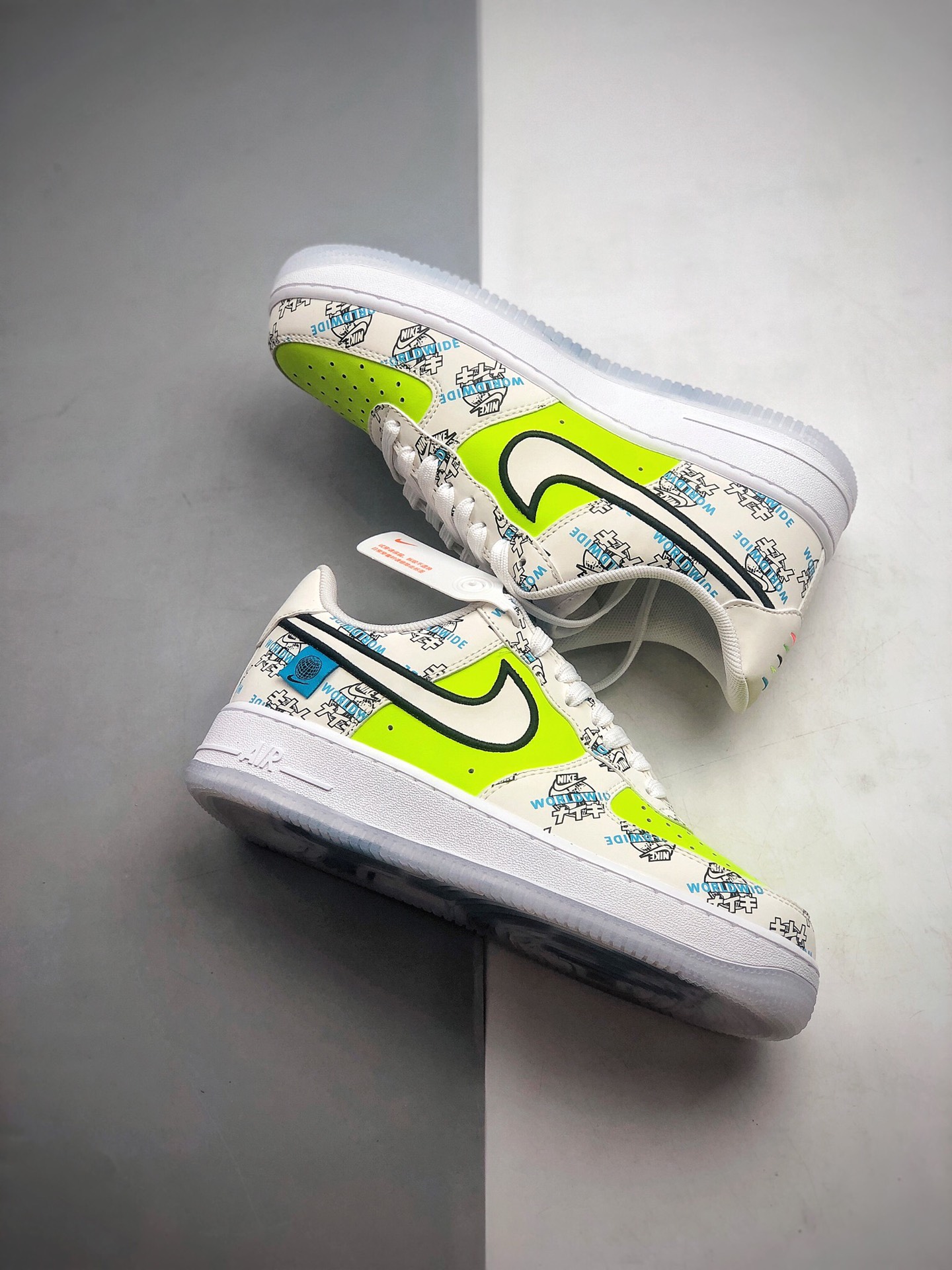230 Nike Air Force 1 空军一号低帮运动休闲板鞋  货号：DA1343-117