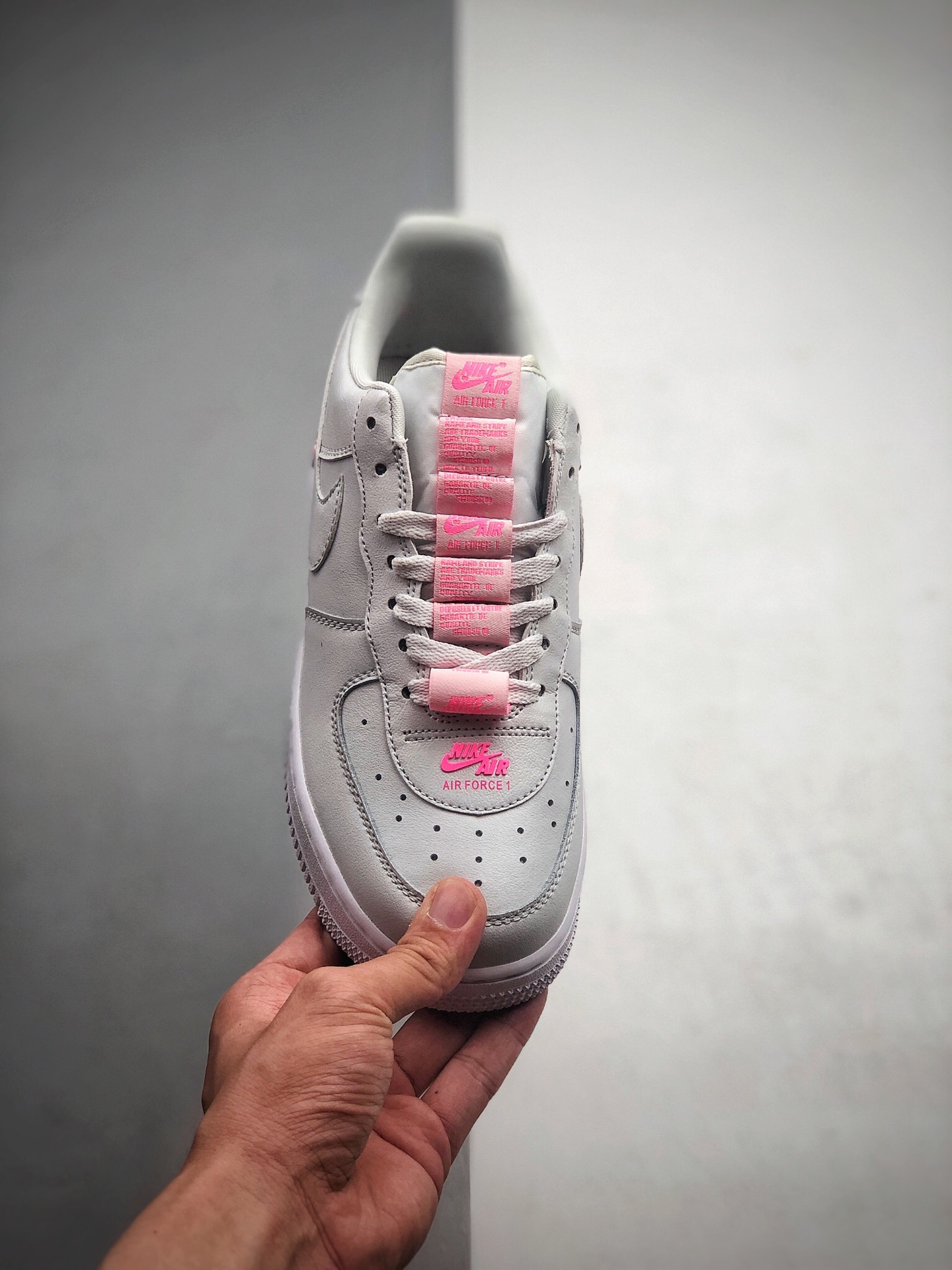 200 Nike Air Force 1 空军一号低帮运动休闲板鞋  货号：CJ4092-002