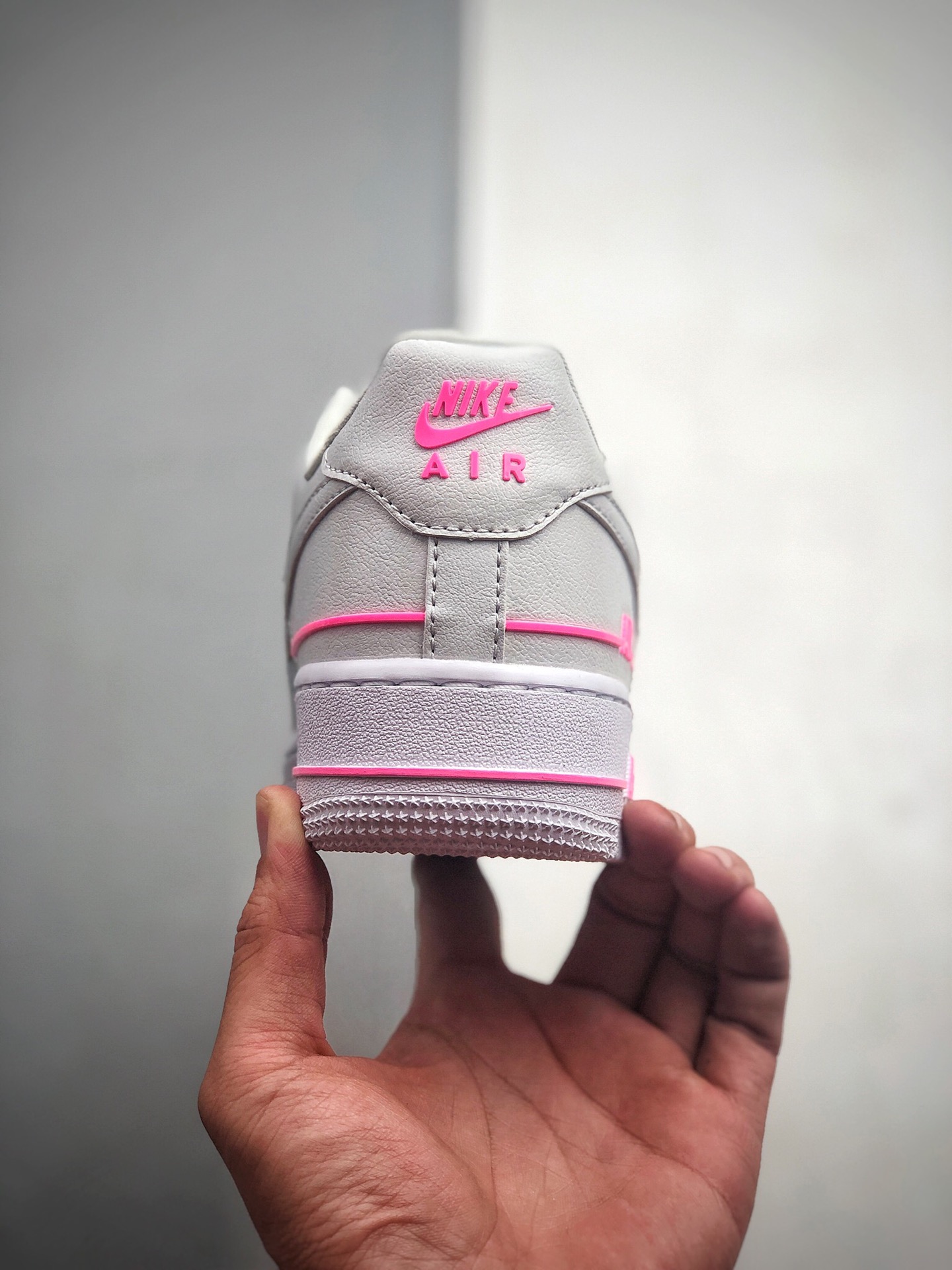 200 Nike Air Force 1 空军一号低帮运动休闲板鞋  货号：CJ4092-002