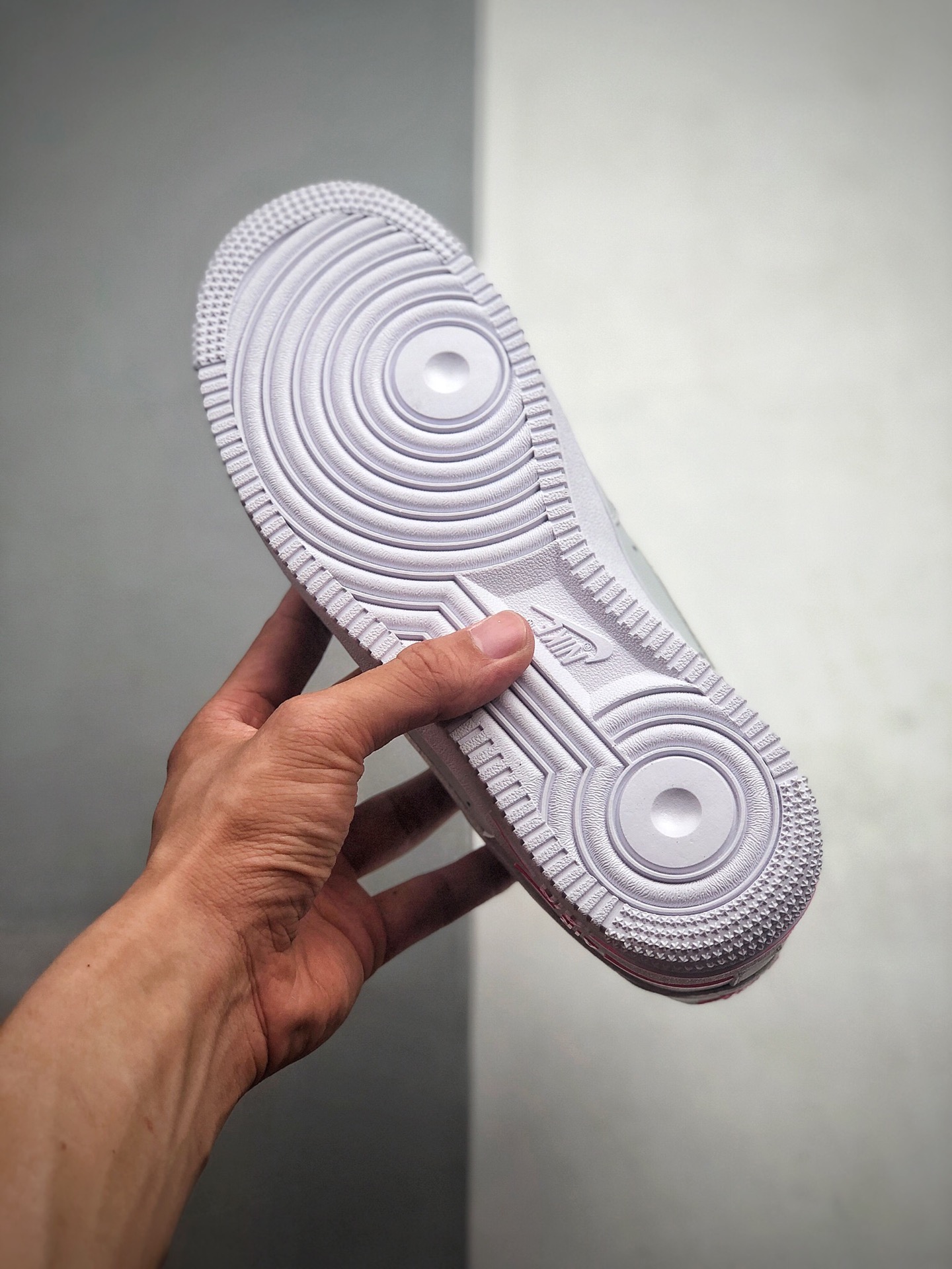 200 Nike Air Force 1 空军一号低帮运动休闲板鞋  货号：CJ4092-002