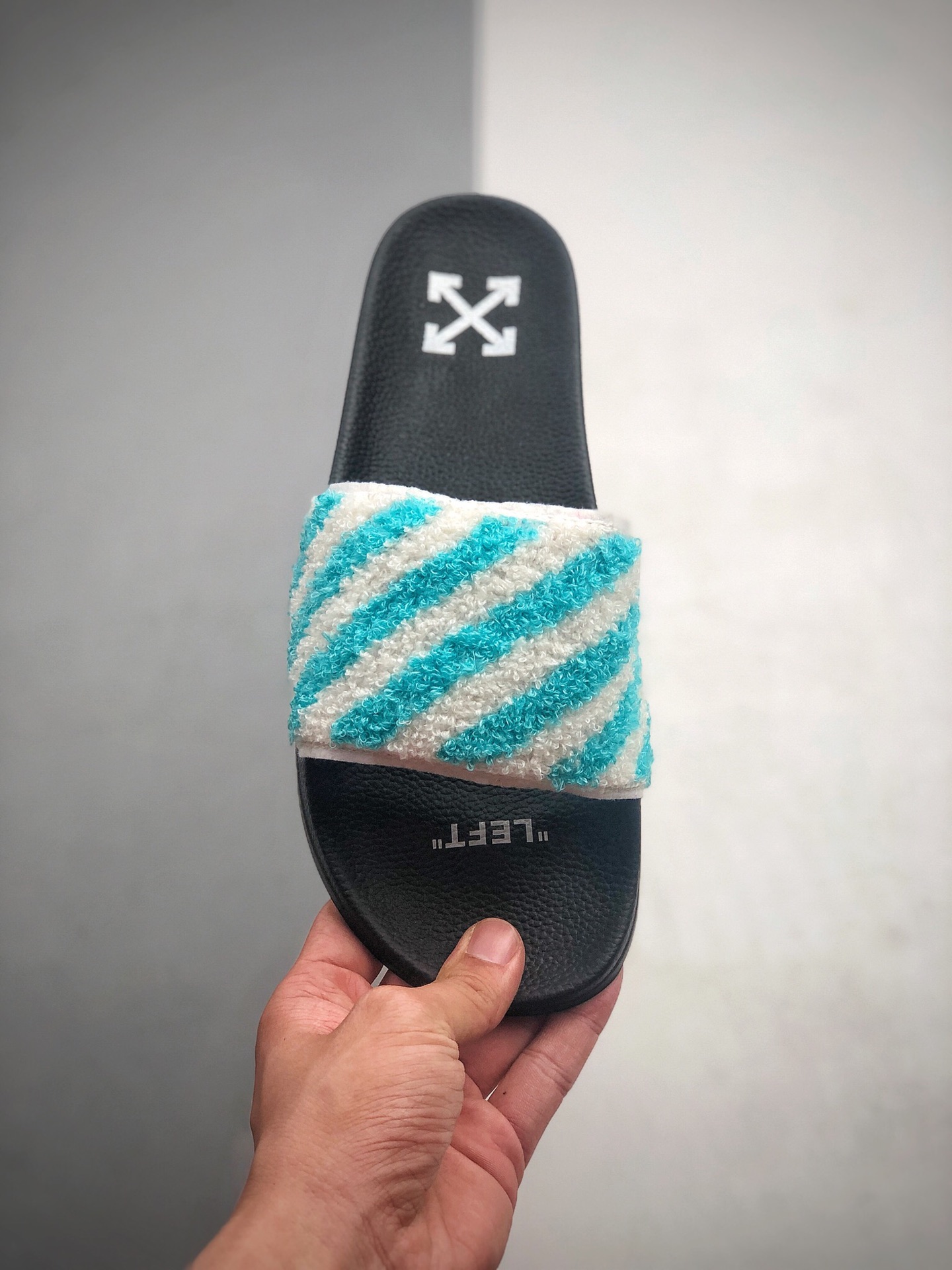 140  OFF-WHITE C/O VIRGIL ABLOH OW