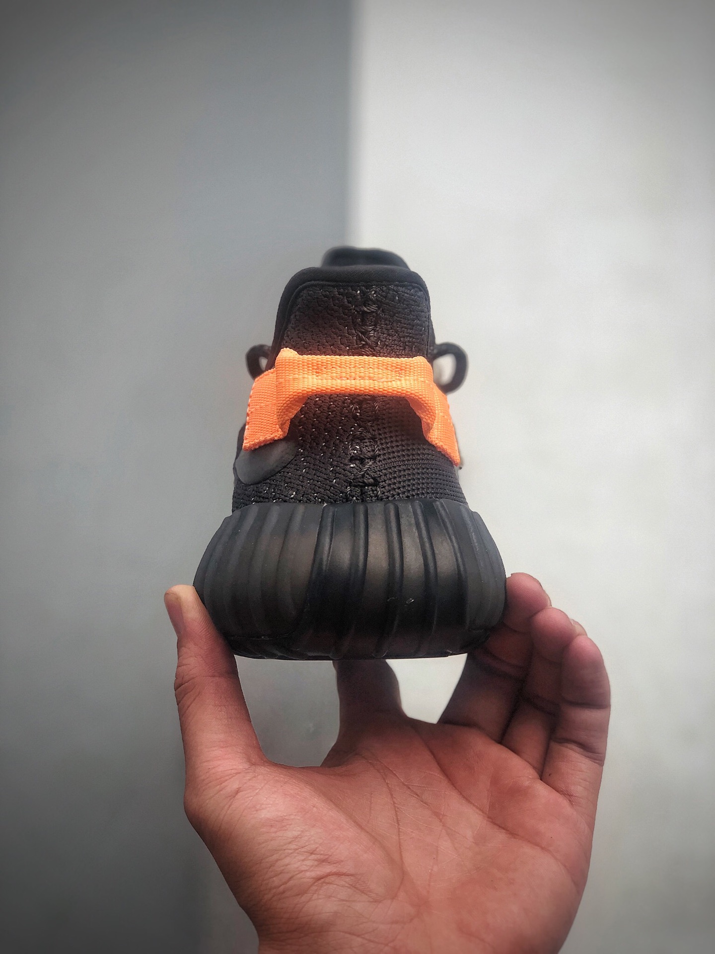 340  Adidas Yeezy Boost 350V3天使夜光黑白橘款式 夜光3M天使系列 货号：FC9213