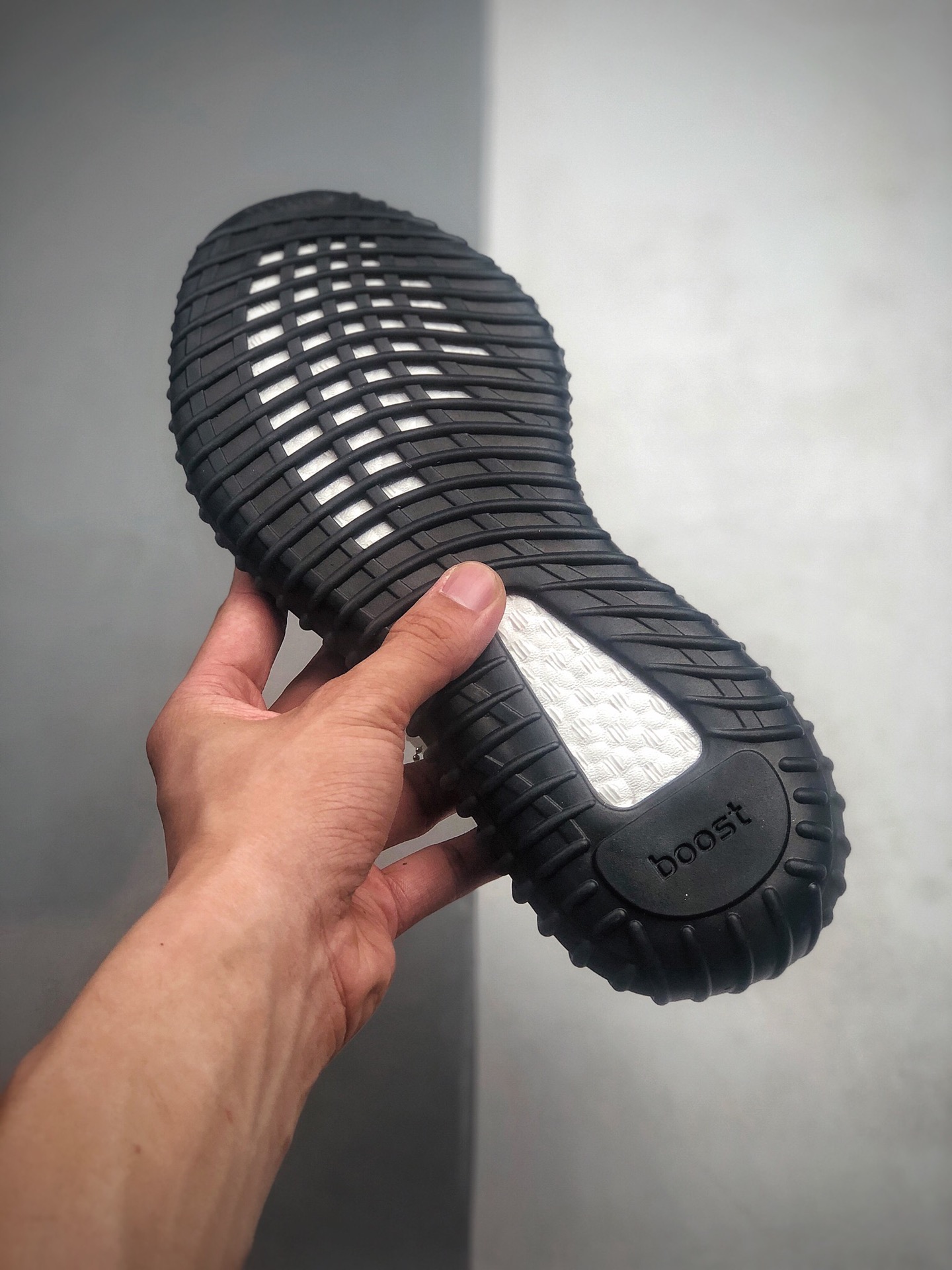 340  Adidas Yeezy Boost 350V3天使夜光黑白橘款式 夜光3M天使系列 货号：FC9213