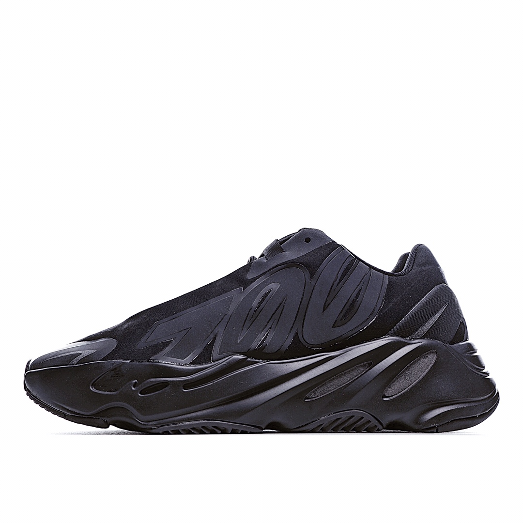 H0 Adidas Yeezy Boost 700 MNVN 前卫复古风这双鞋依然搭载了全掌的 Boost 中底，而鞋面则是一体化的 “鞋罩” 设计，让这个 MNVN 新鞋型在保留复古气质的同时，又有科技感十足的未来体验