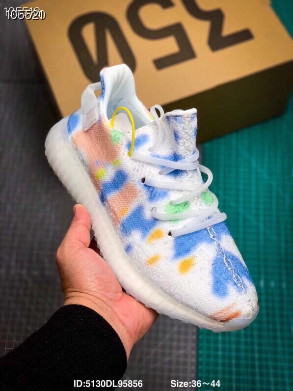降价真爆批🔥200元 阿迪达斯adidas YEEZY BOOST 350 V2 扎染 百搭轻便爆米花中底休闲运动慢跑鞋。#原厂纱线飞织原面 #德国进口机台针织成型厂， #真巴斯夫爆米花材质， ＃原纸板原档案原楦头开模打造， #采用原厂织带及马克线 最佳替代品， 官方货号:FU9008 尺码:36 36.5 37 38 38.5 39 39 40 40.5 41 42 42.5 43 44 44.5 45
