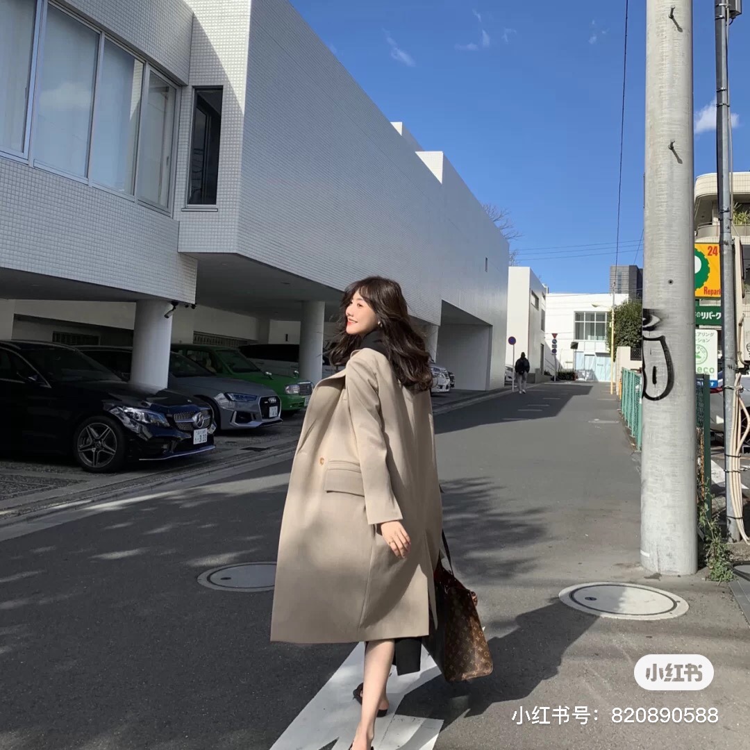 Onthego大号 搭配风衣妥妥的
非常时尚大气的味道