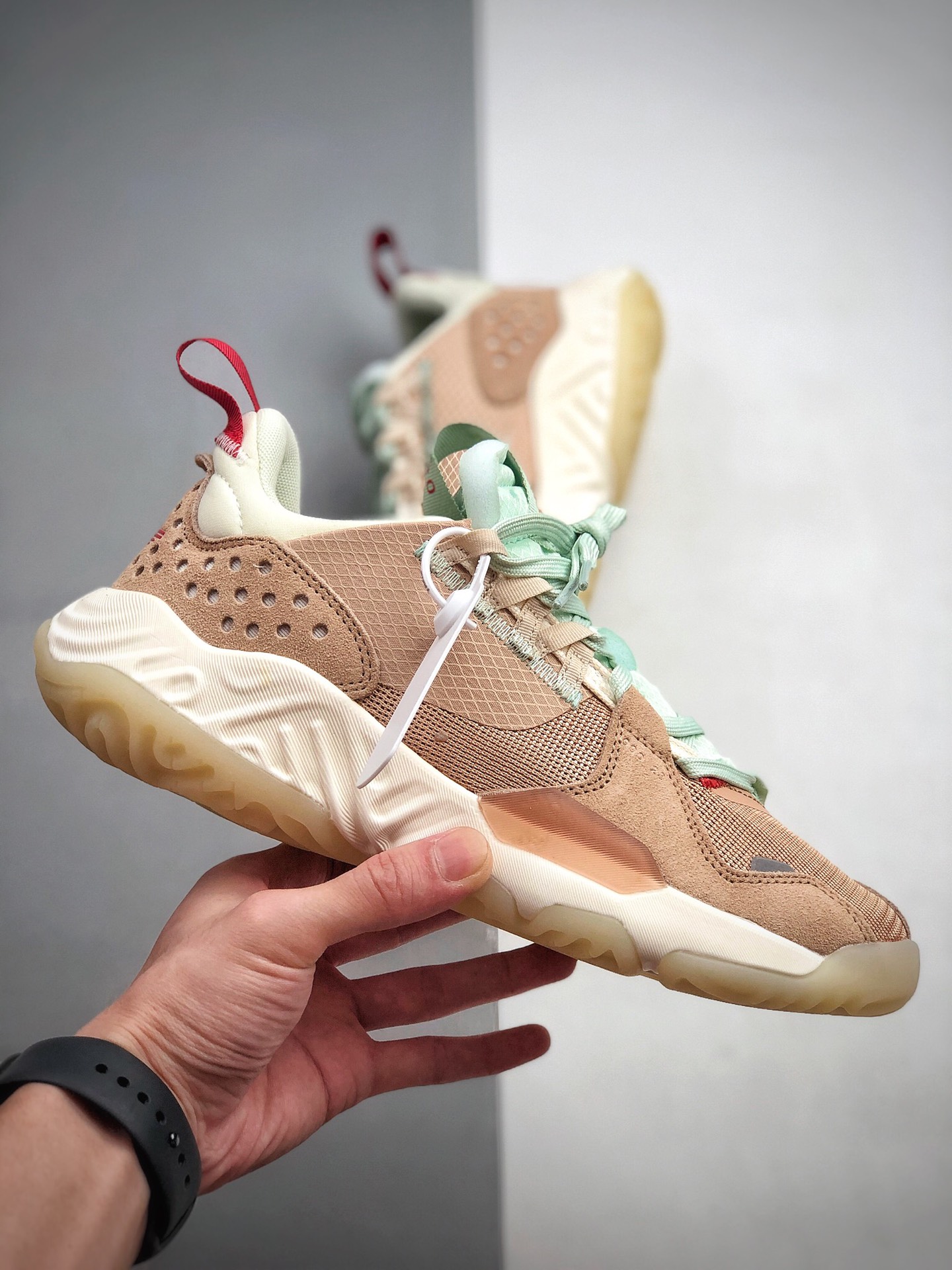 240  陈冠希主刀亲自设计 Jordan Delta React 米白黑 CD6109-200