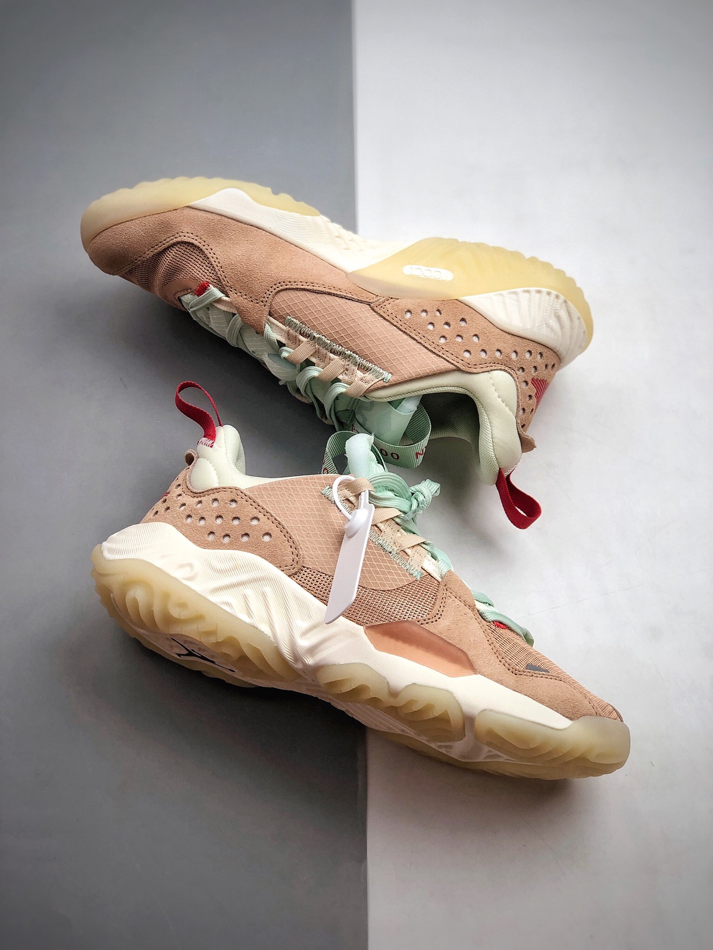 240  陈冠希主刀亲自设计 Jordan Delta React 米白黑 CD6109-200