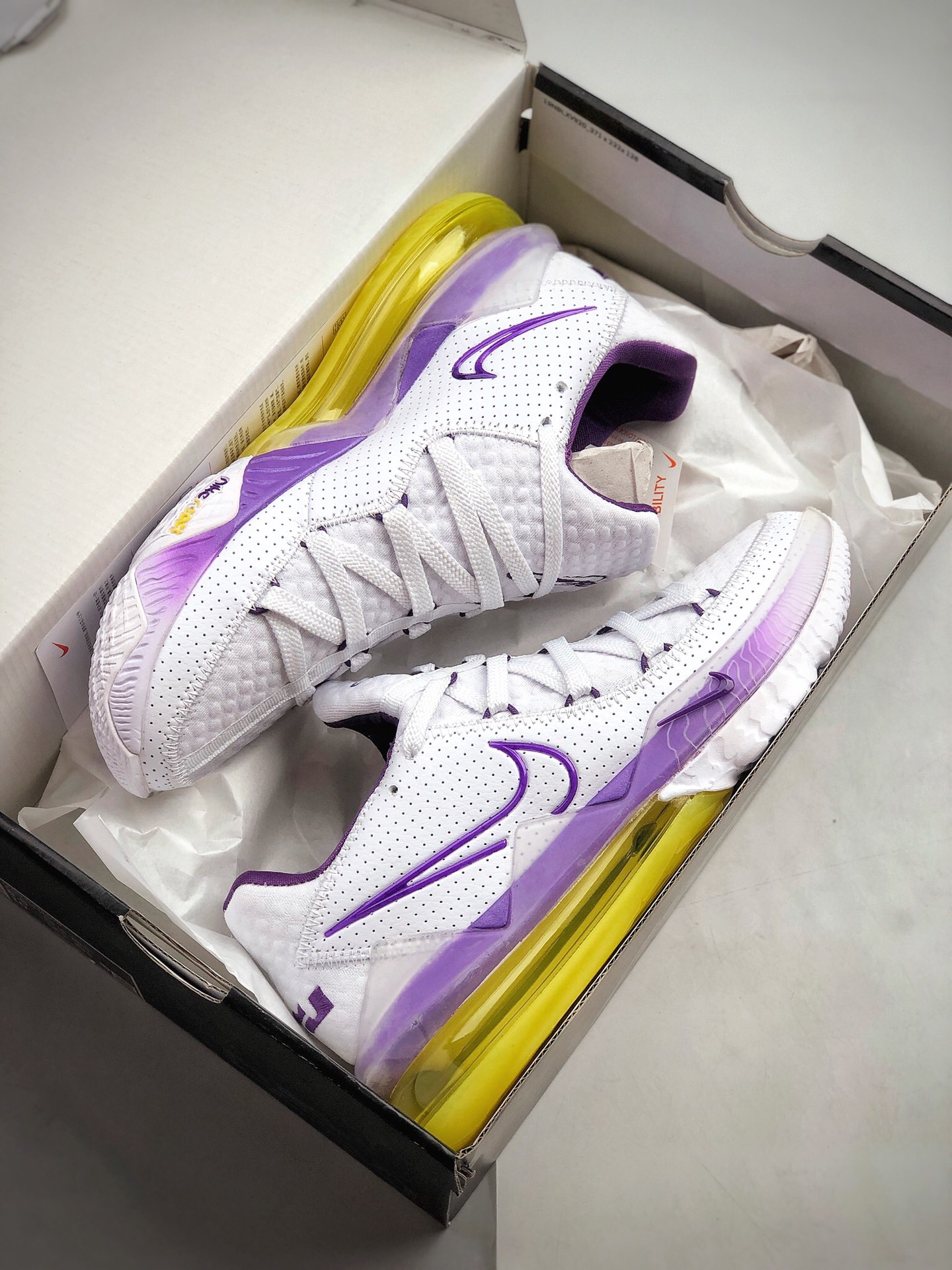 250 Nike LeBron 17 Low “Lakers Home” 白紫装扮 CD5007-102