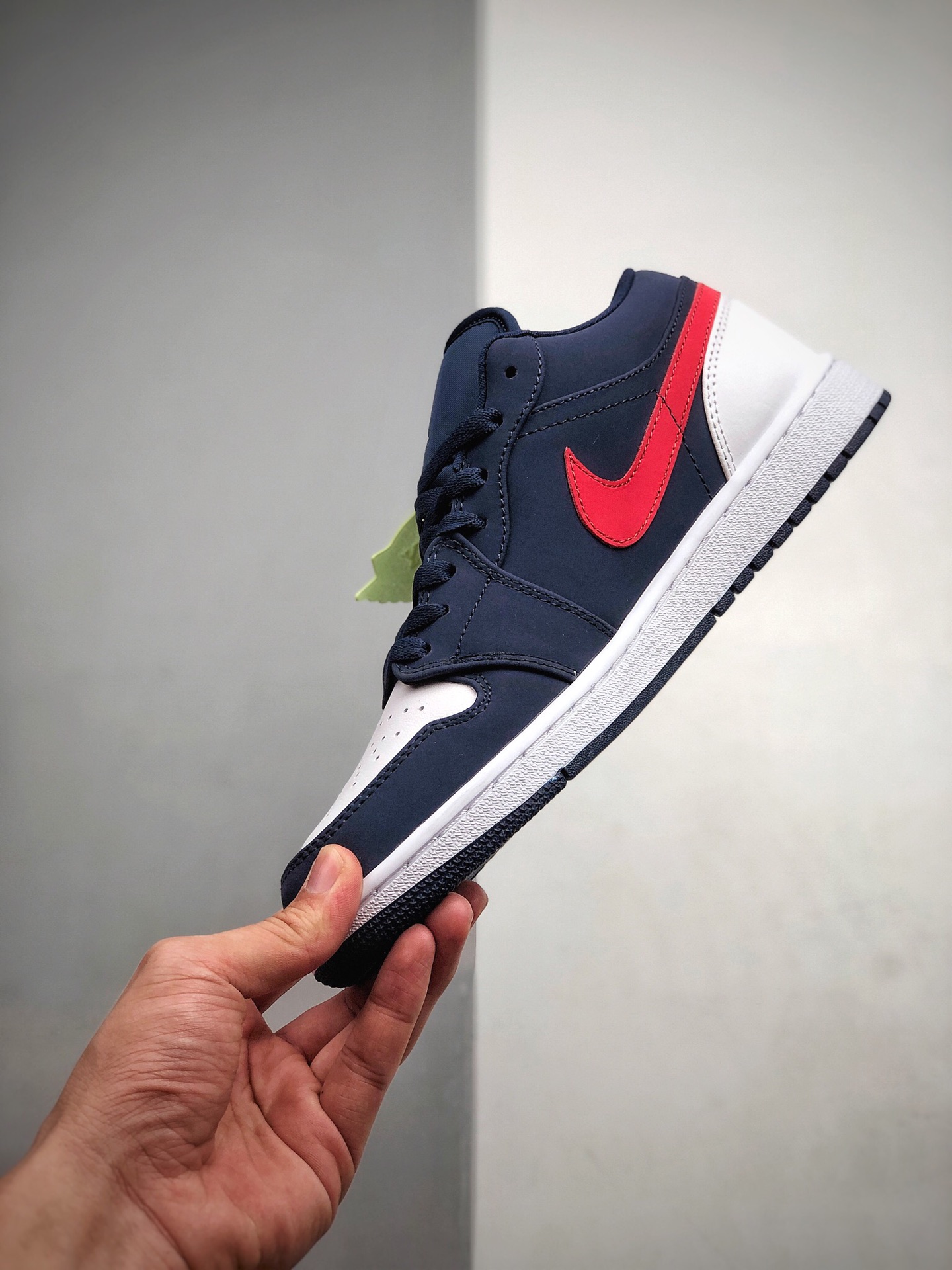 200 全新版本 Air Jordan 1 Low AJ1 乔1头层低帮文化休闲运动板鞋 货号：CZ8454-400