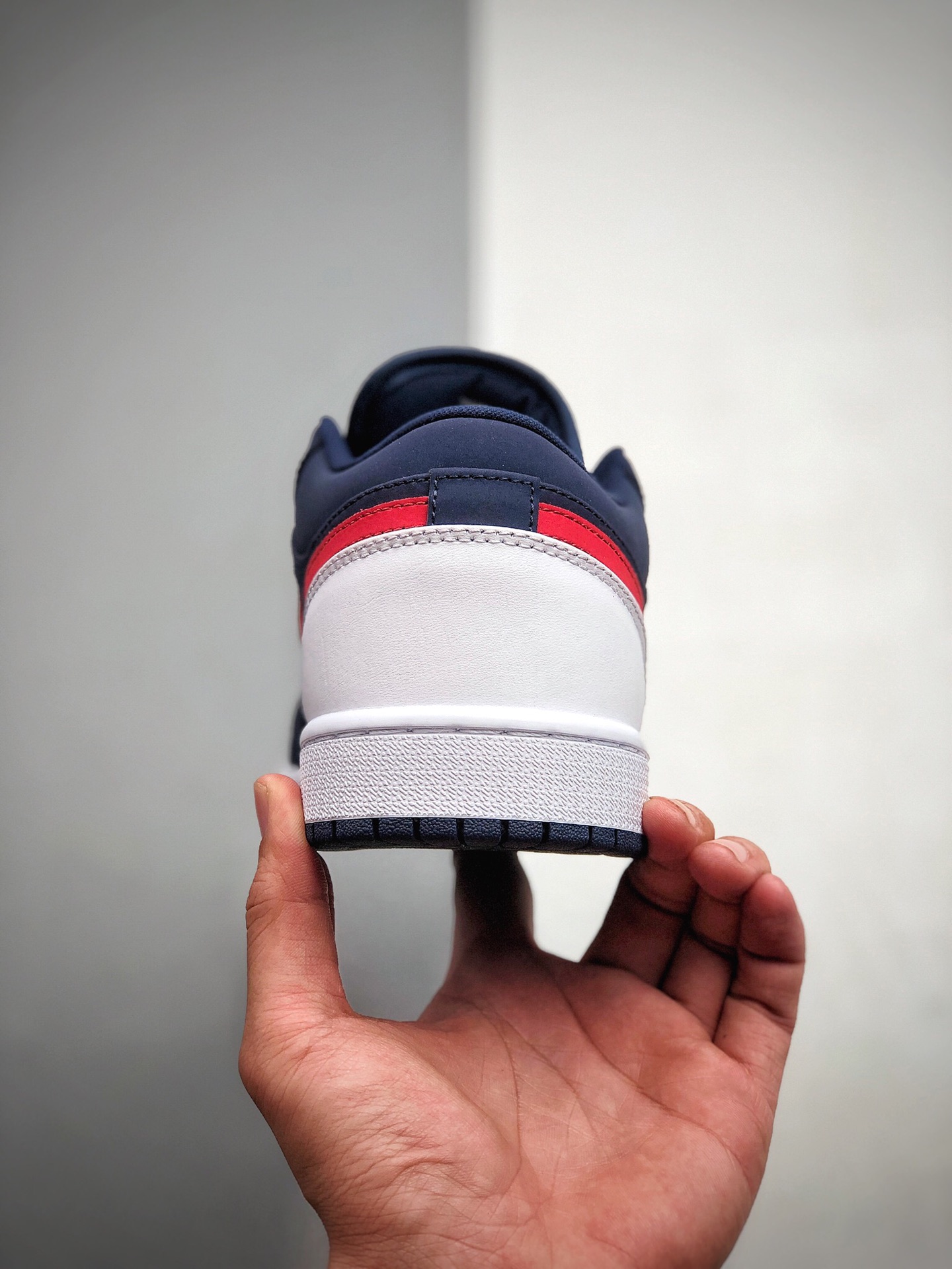 200 全新版本 Air Jordan 1 Low AJ1 乔1头层低帮文化休闲运动板鞋 货号：CZ8454-400