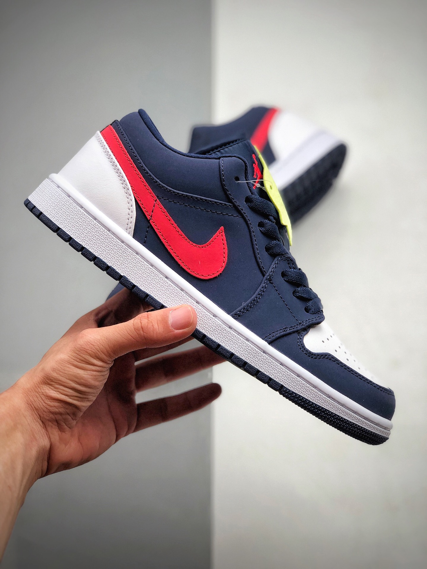 200 全新版本 Air Jordan 1 Low AJ1 乔1头层低帮文化休闲运动板鞋 货号：CZ8454-400