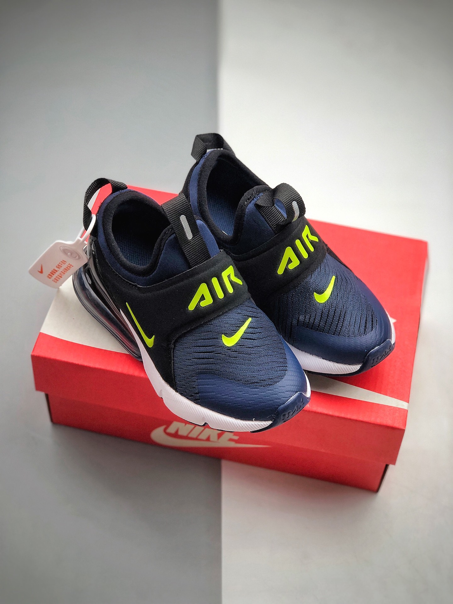 130  耐克NIKE  Air Max 270 童鞋贾卡网面透气半掌气垫跑步鞋