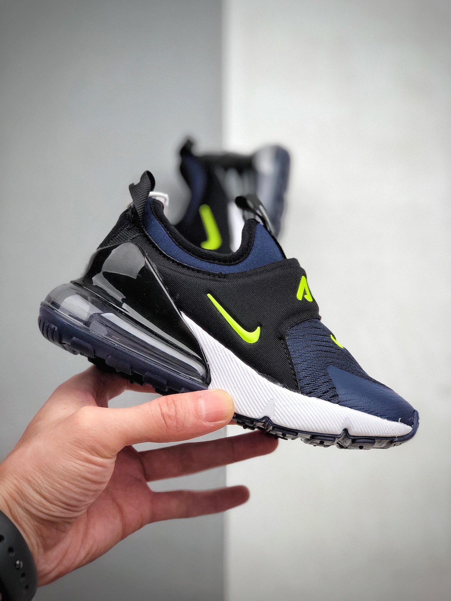 130  耐克NIKE  Air Max 270 童鞋贾卡网面透气半掌气垫跑步鞋