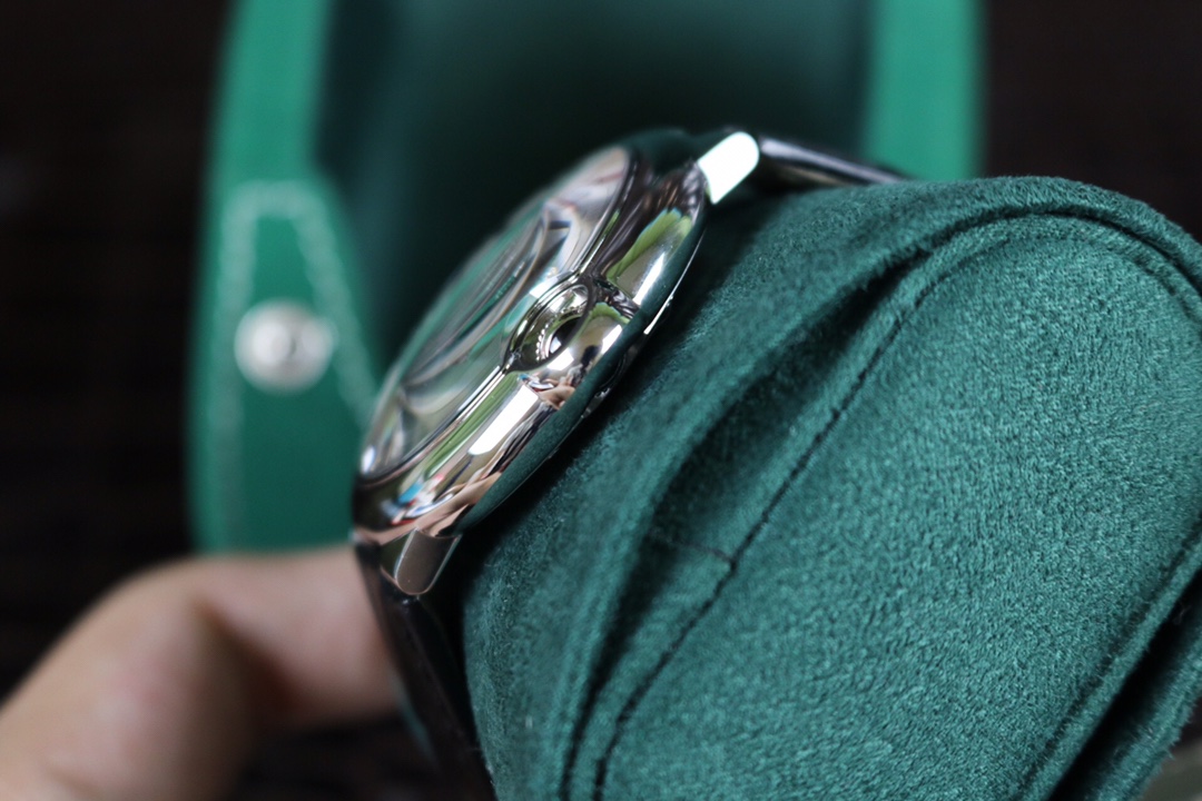 까르띠에 발롱블루 42MM2824 오토매틱 무브먼트 다이아 사파이어 글라스 블루 화이트 스틸밴드 레플리카 42540 Cartier 상세 이미지 6