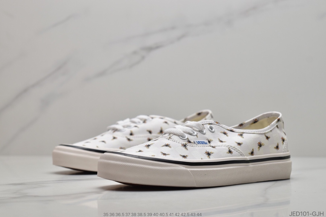150 公司级万斯Vans Style 36 低帮帆布滑板鞋休闲运动鞋
