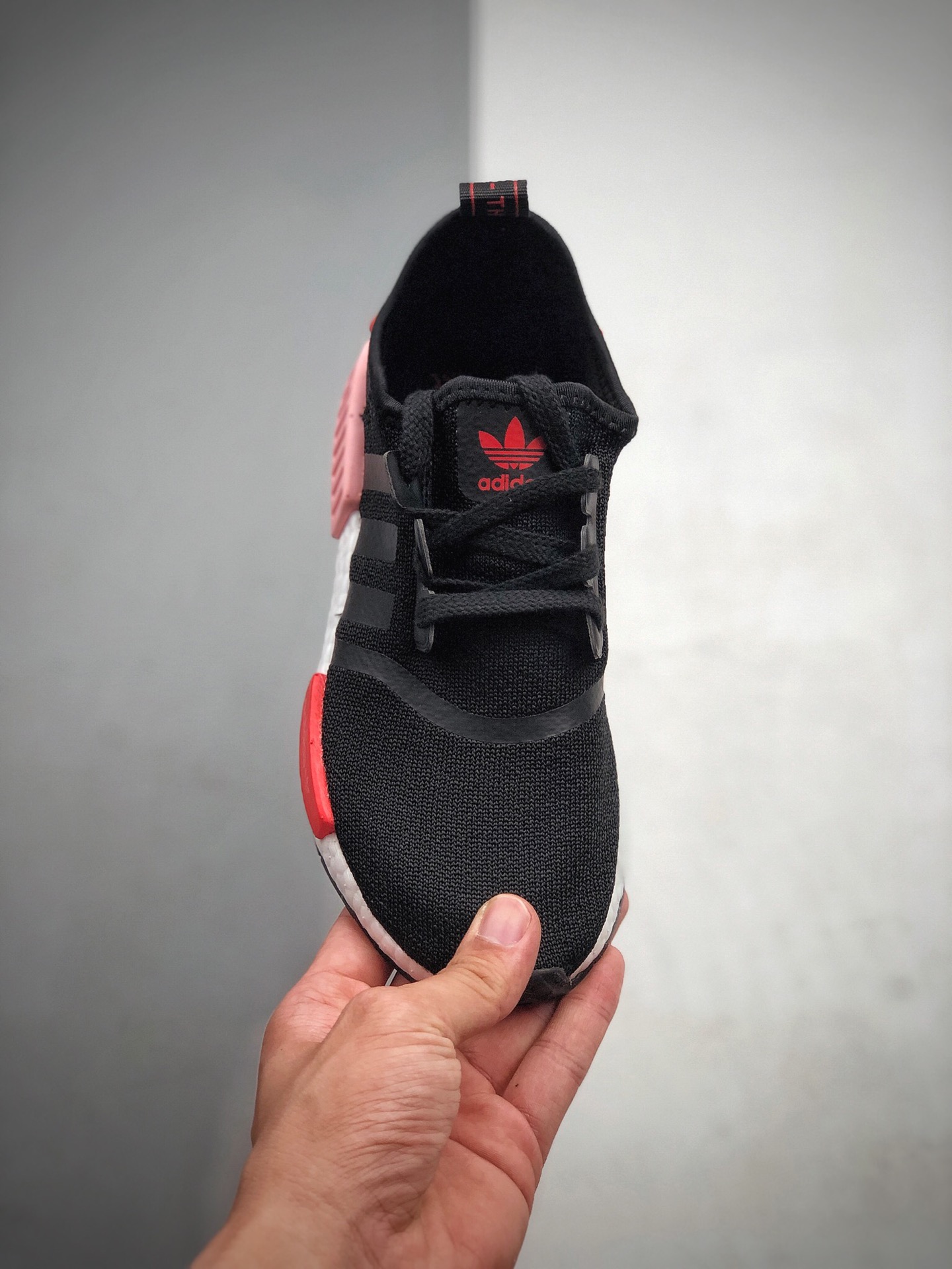 180 Adidas Boost NMD  R1 系列 弹力针鞋织面 原高装弹BOOST颗大粒底EH0206
