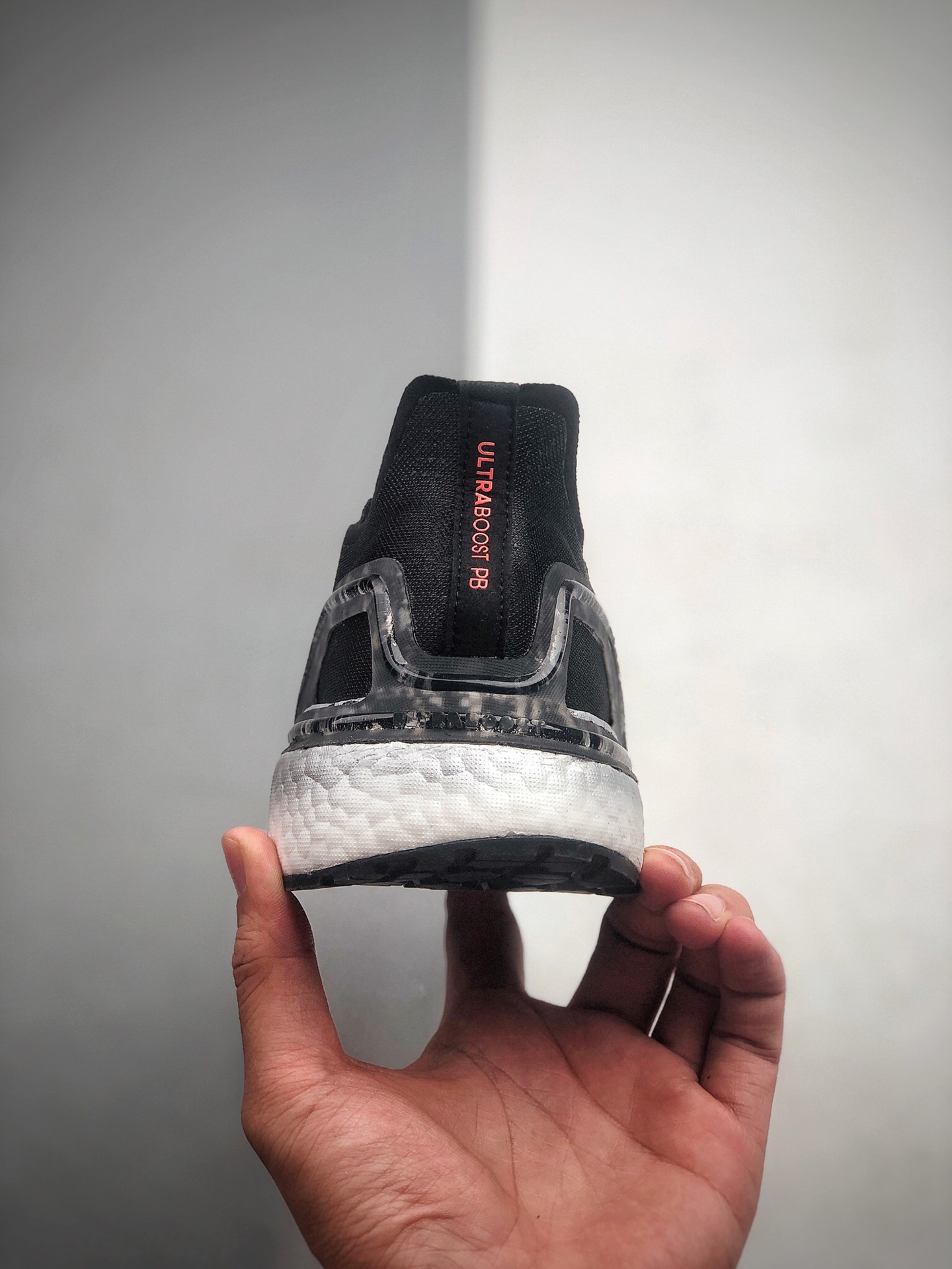 190  公司级阿迪达斯Adidas  ULTRABOOST   PB 袜套式针织鞋面休闲运动慢跑鞋 EG0428