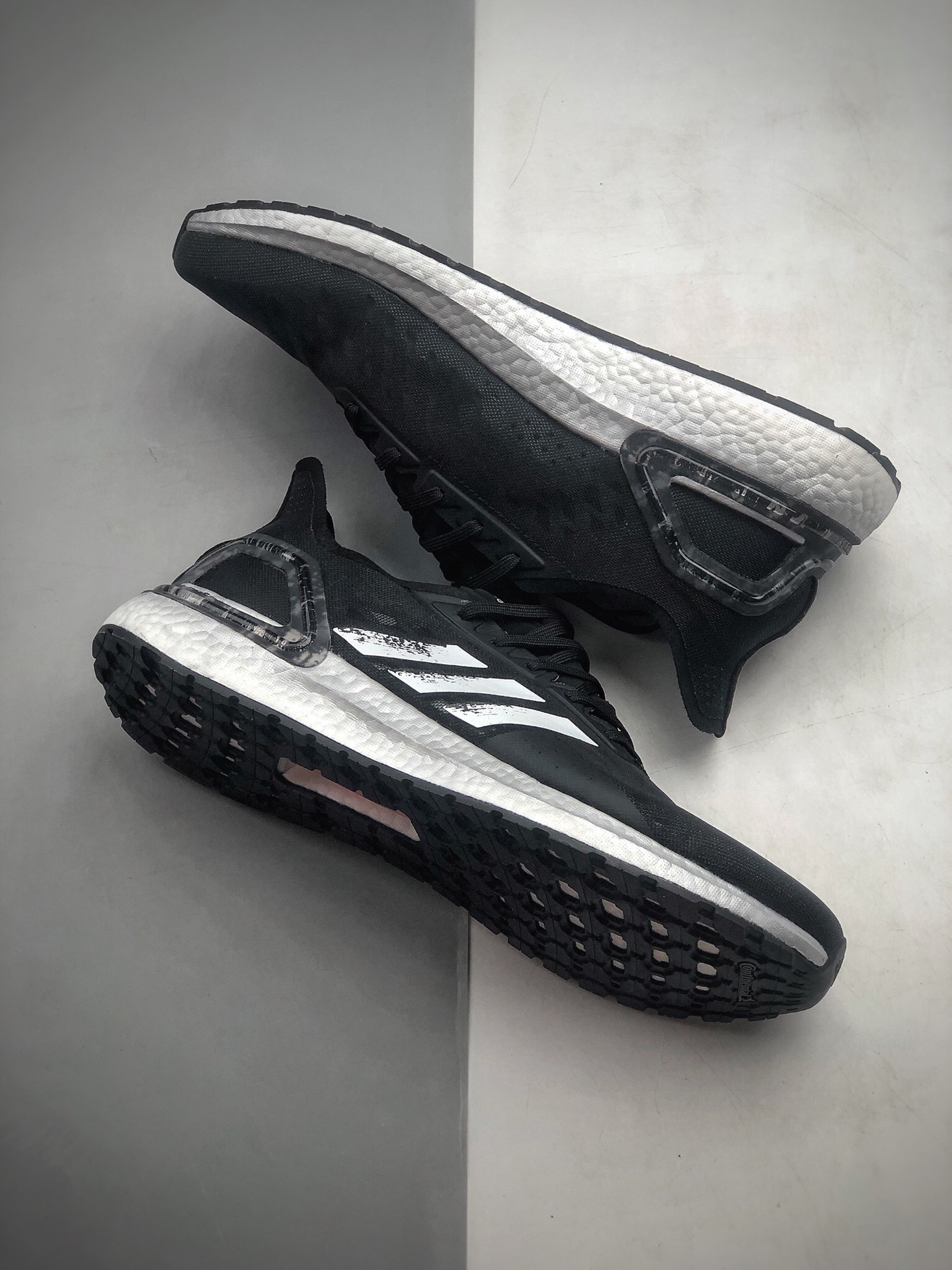 190  公司级阿迪达斯Adidas  ULTRABOOST   PB 袜套式针织鞋面休闲运动慢跑鞋 EG0428