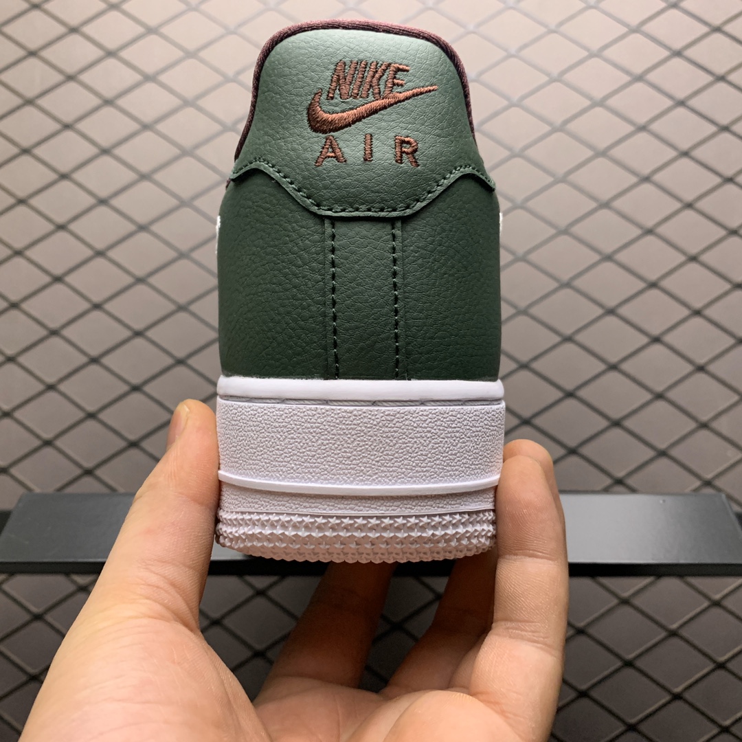 180 Nike Air Force 1 空军一号低帮运动休闲板鞋 845053-300