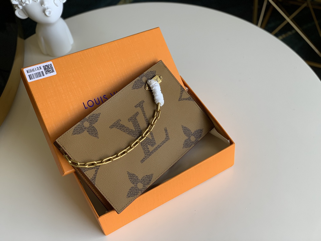 NO:395874,【Exclusive real photo M55646】Made from canvas sanctions, cowhide and canvas trim are low-key and luxurious, can easily store personal essential items, suitable for giving to people or using for your own use, fashionable and practical, presbyopia yellow leather chain men's handbag, not outdated, the longer the time, the more charming the presbyopia with yellow cowhide rivets with zipper clutch, size size 25×5×15.5 cm U., LV [original leather], louis vuitton, cowhide19860909【独家实拍M55646】由帆布制裁而成 牛皮与帆布饰边 低调奢华 可轻松收纳个人必备物品 、送人或自用都适合 、出街时尚 随身带又很实用 、老花黄皮链条男士手包 、不落伍不过时 、时间越长越有韵味老花配黄色牛皮铆钉手提带拉链手包,size尺寸25×5×15.5 cm U.,LV【原厂皮】,louis vuitton,cowhide,Bag