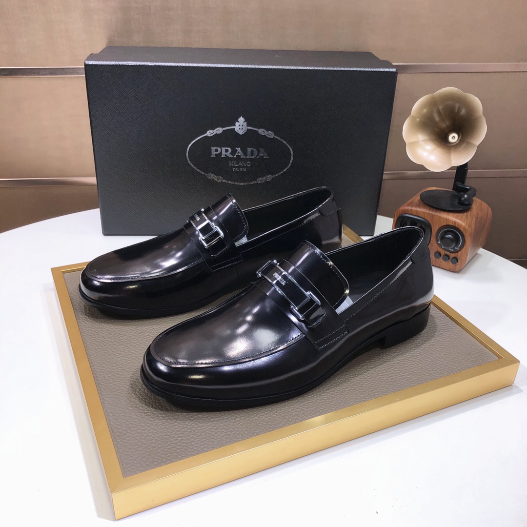 J5  高端品质🌹普拉达官网进口牛里一比一复刻 男士时尚正装休闲鞋～原版质量☺️鞋面意大利进口头层牛皮 防滑耐磨天然橡胶大底，鞋型端庄优雅，时尚新潮，超级百搭，高品质看得见，懂货的[勾引]。