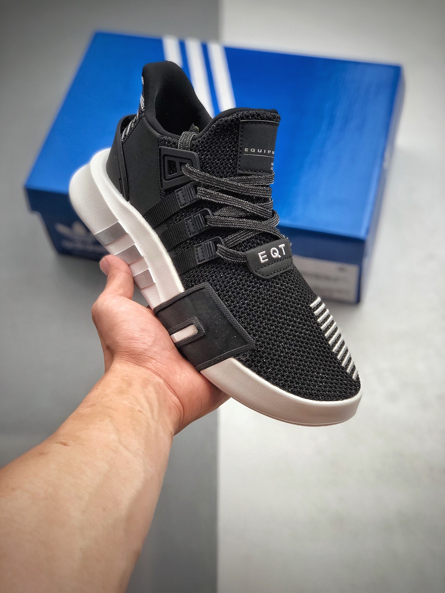 180 EVA轻量高弹大底三叶草新品Adidas EQT Basketball ADV 系列街头篮球短筒针织慢跑鞋