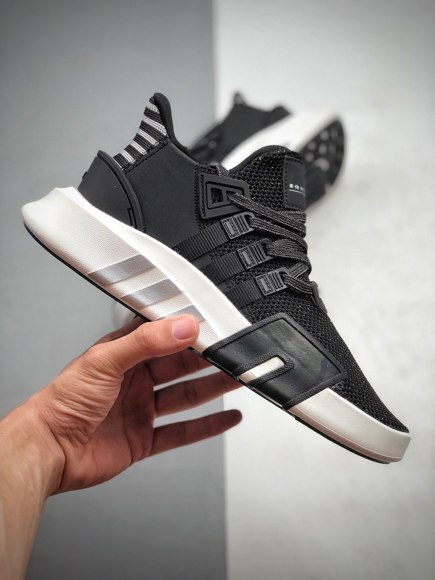 180 EVA轻量高弹大底三叶草新品Adidas EQT Basketball ADV 系列街头篮球短筒针织慢跑鞋