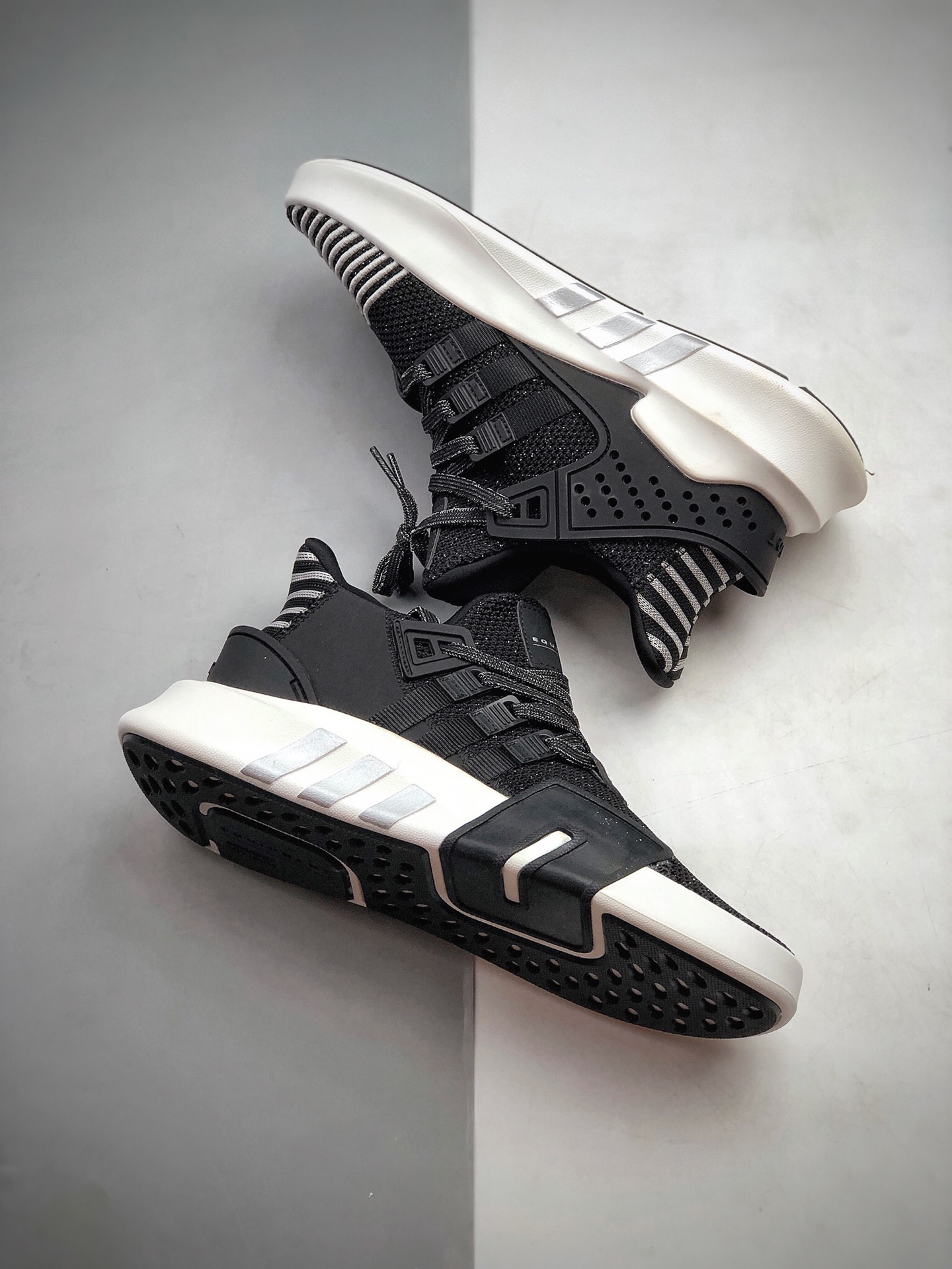 180 EVA轻量高弹大底三叶草新品Adidas EQT Basketball ADV 系列街头篮球短筒针织慢跑鞋